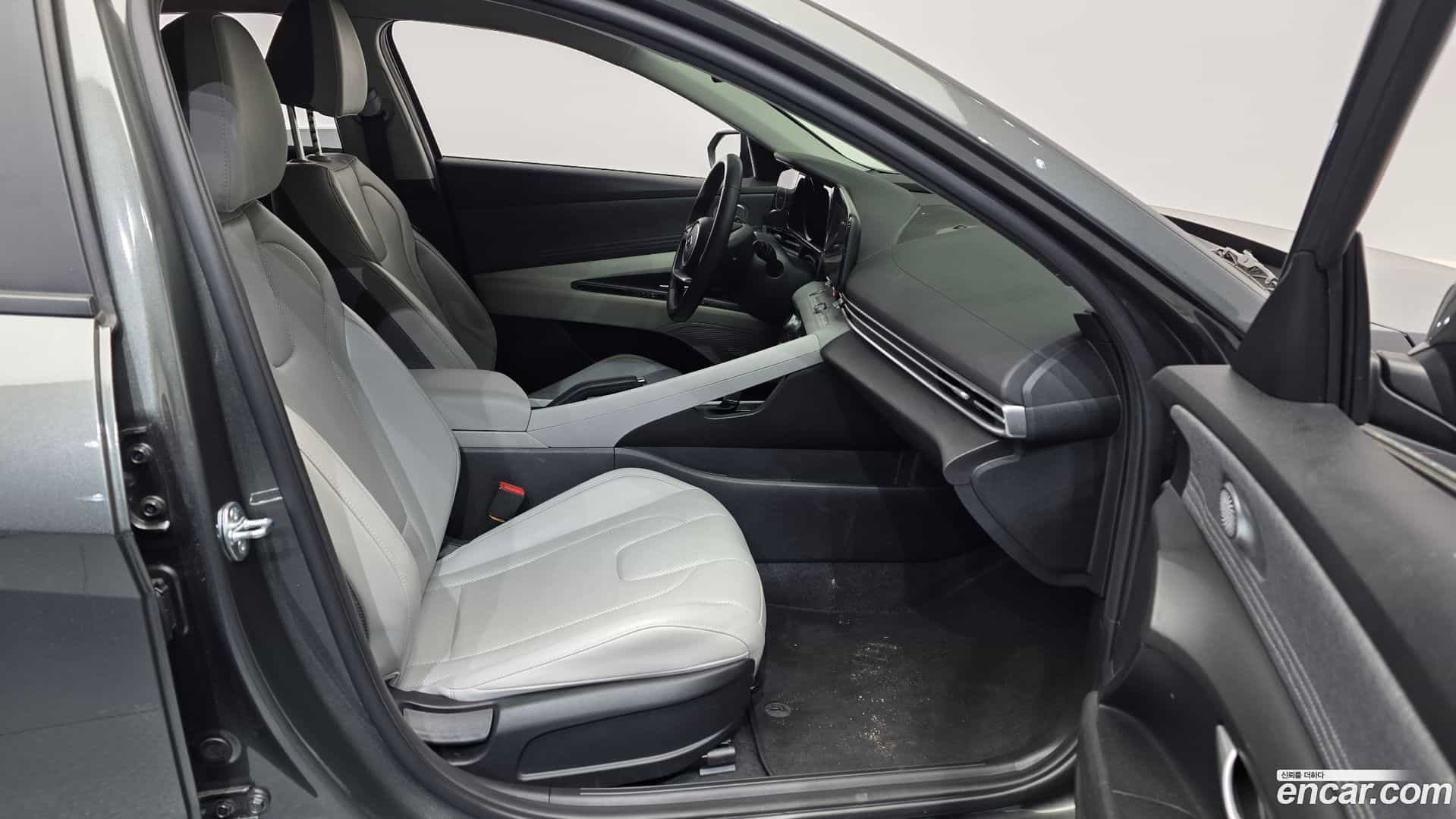 AVANTE Hyundai 2023.0-OPTION-015