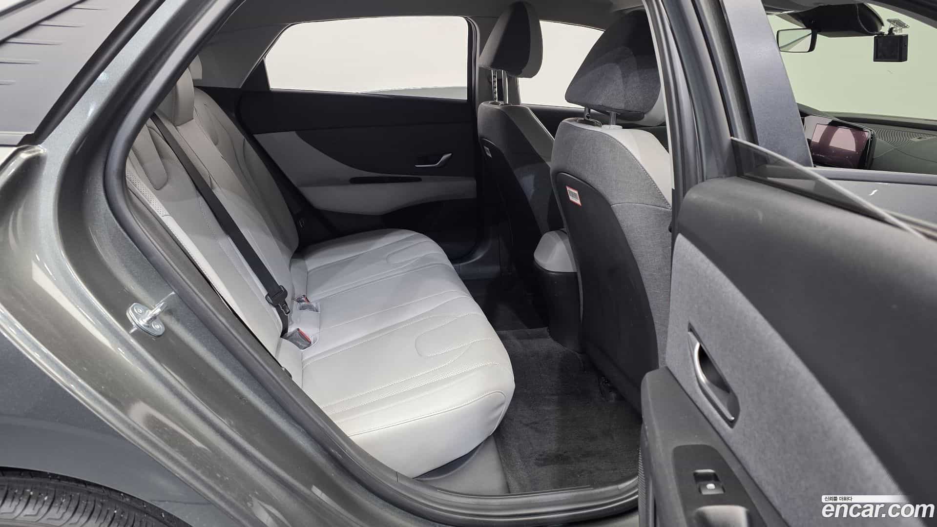 AVANTE Hyundai 2023.0-OPTION-016