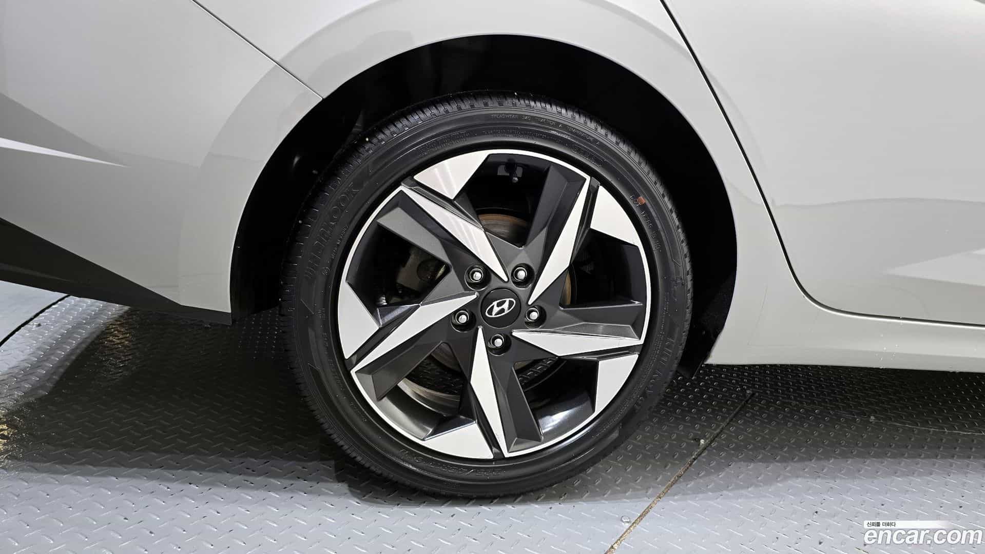 AVANTE Hyundai 2021.0-OUTER-005