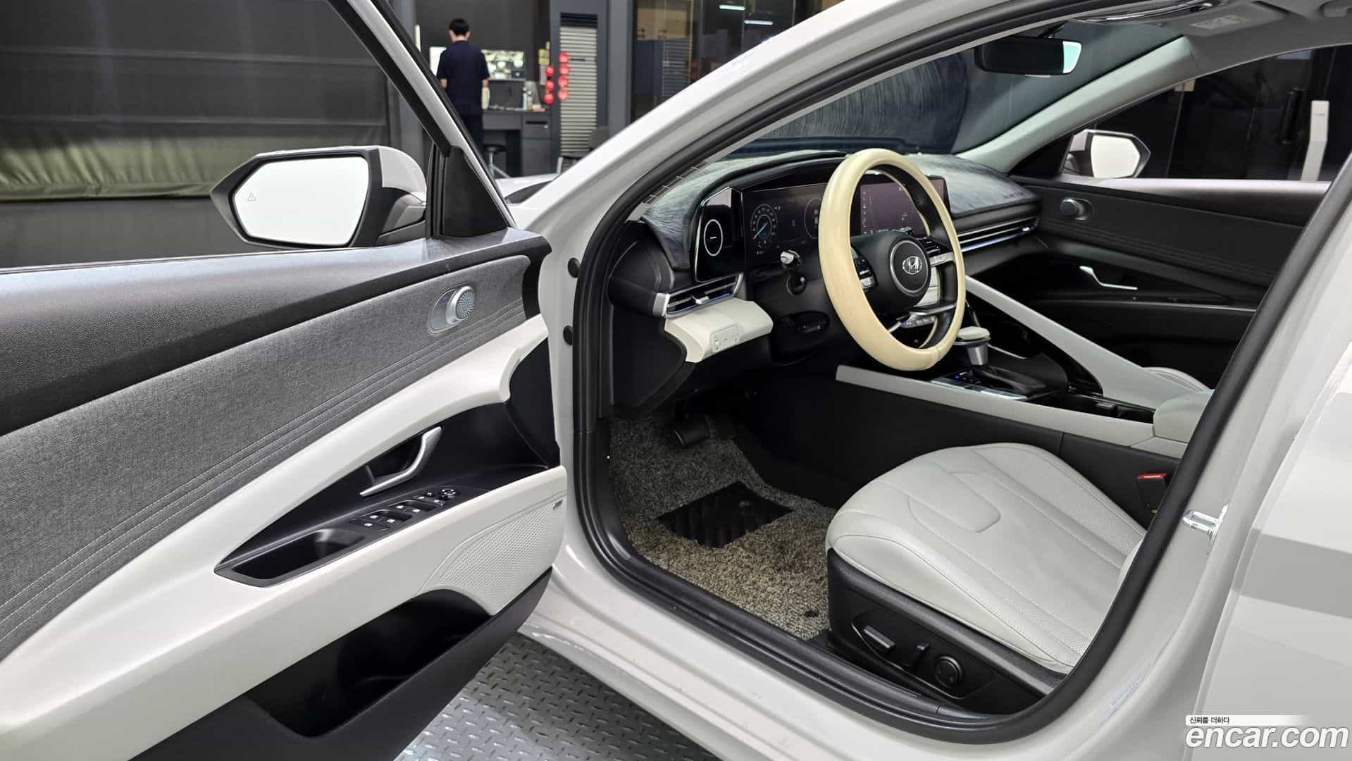 AVANTE Hyundai 2021.0-INNER-010
