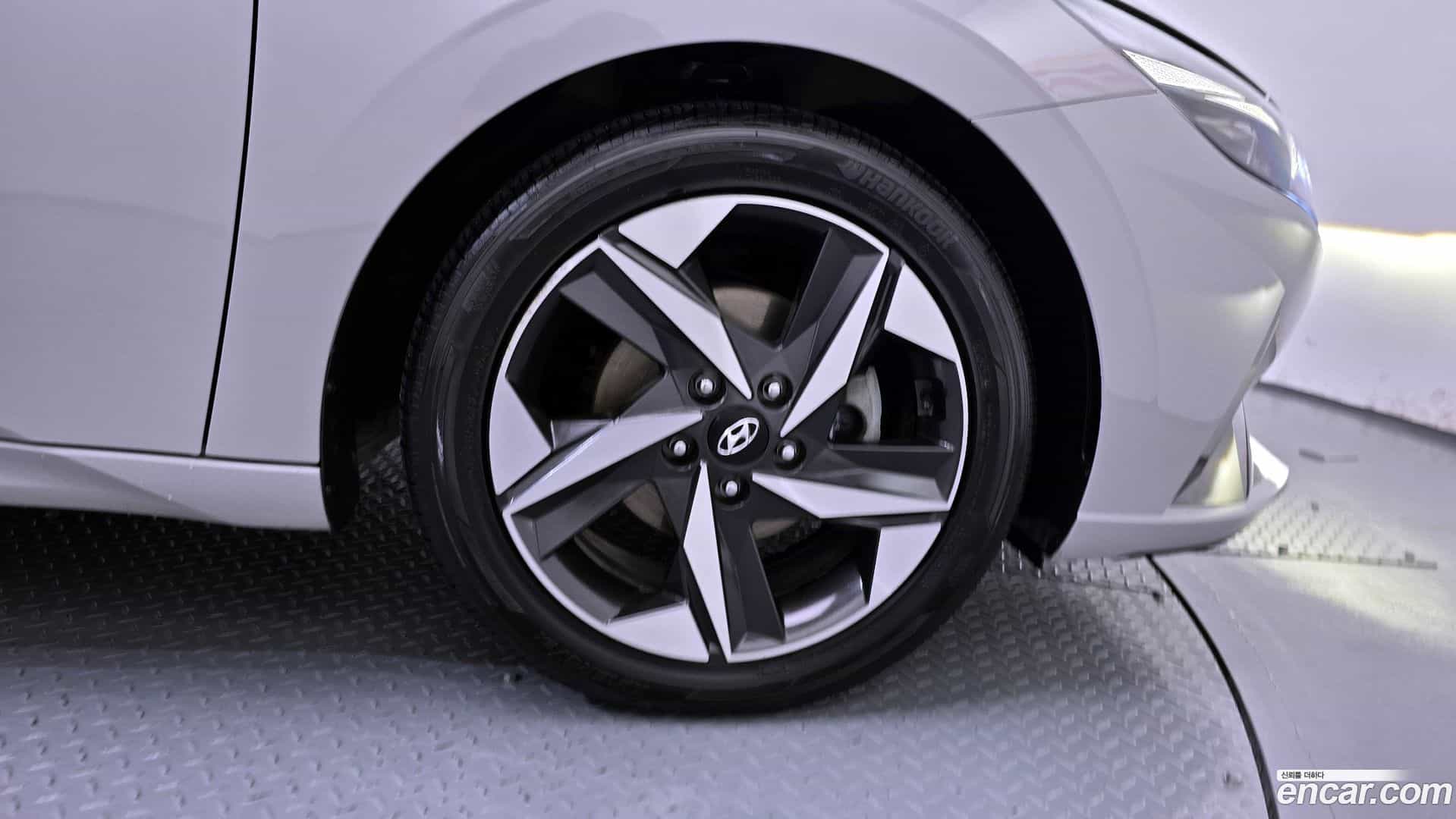 AVANTE Hyundai 2021.0-OUTER-031