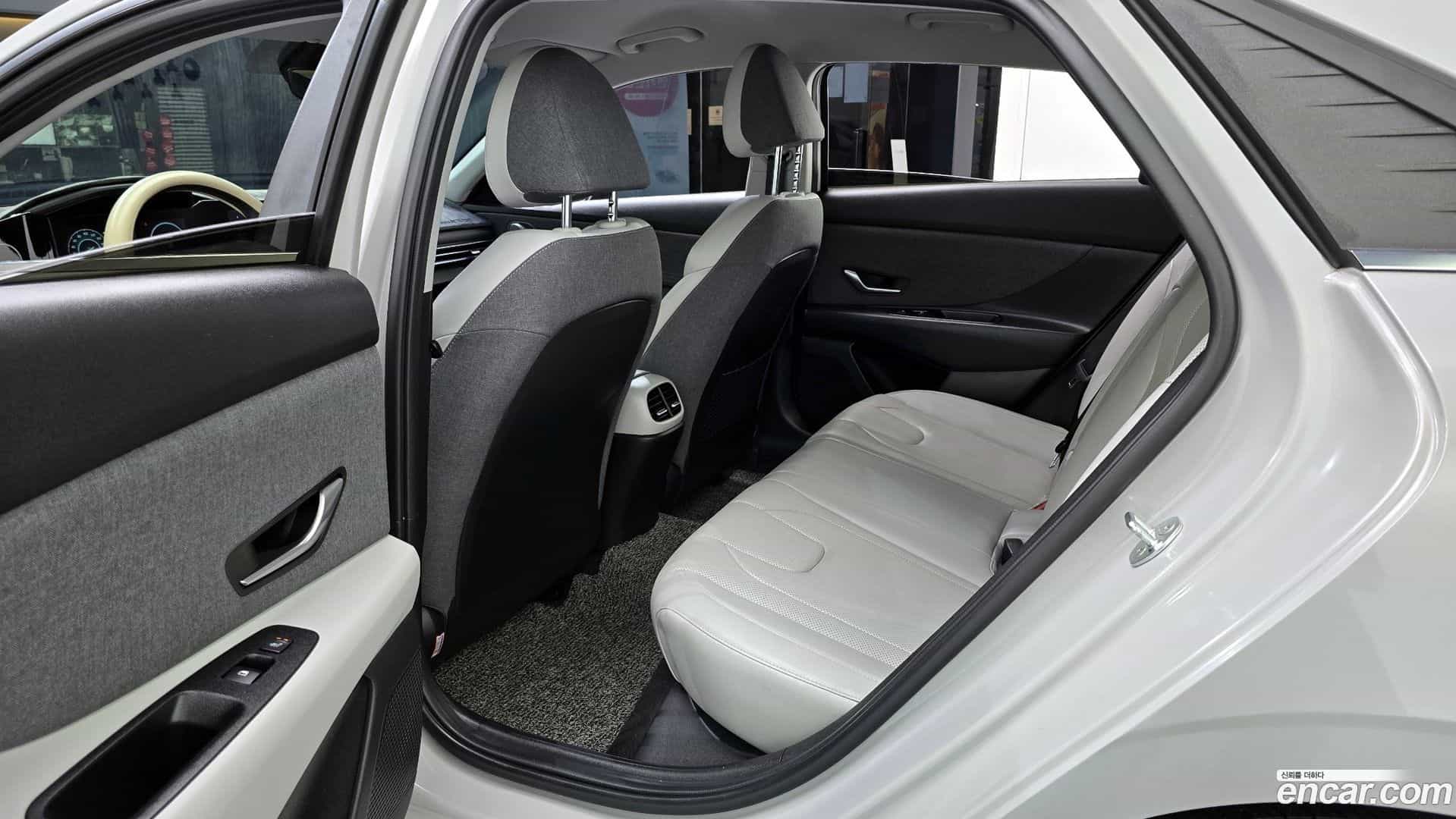 AVANTE Hyundai 2021.0-INNER-036