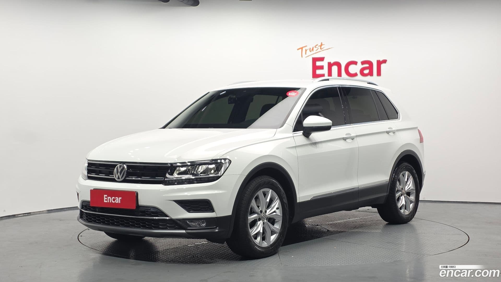 Main__Slider__Photo:Tiguan Volkswagen 2020.2-0