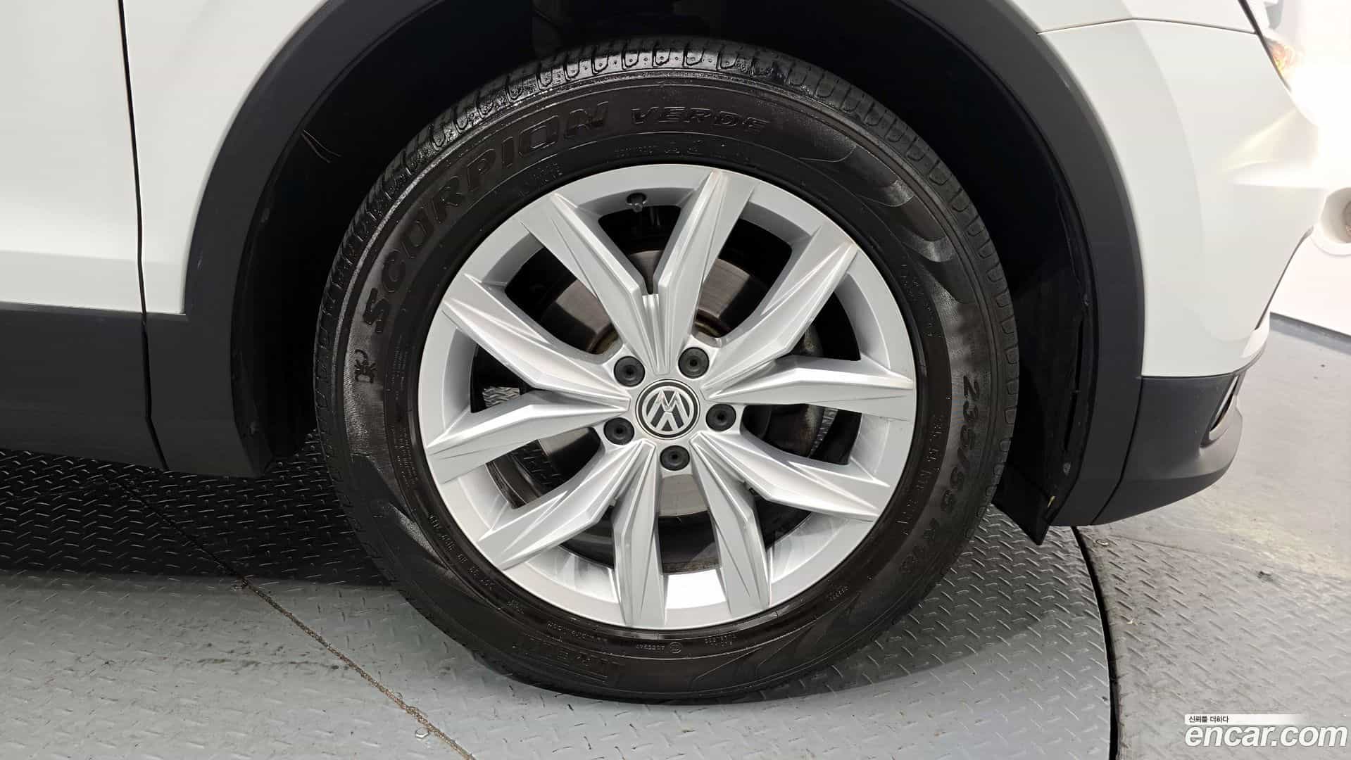 Tiguan Volkswagen 2020.2-OUTER-031