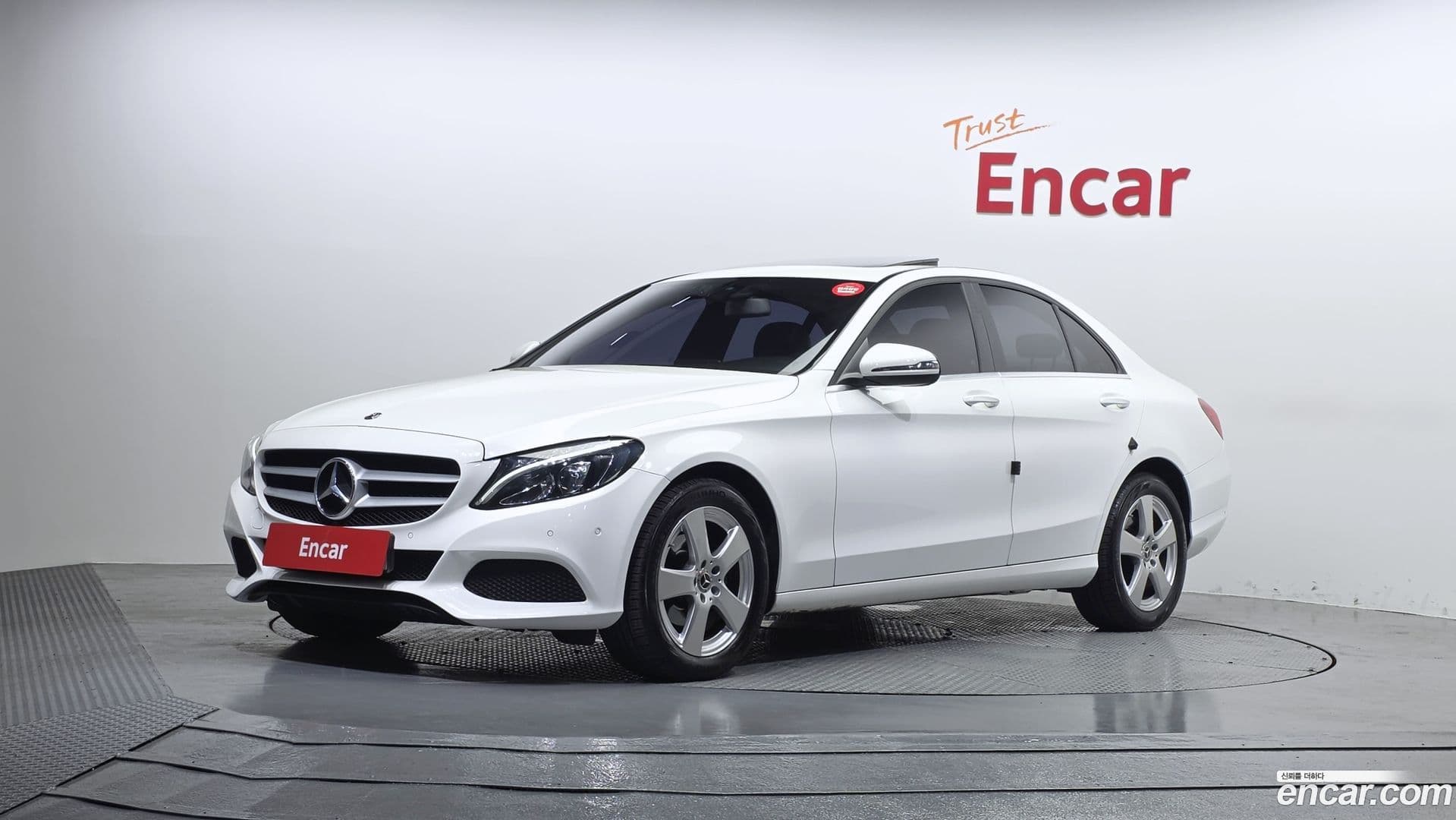 Main__Slider__Photo:C-Class Mercedes-Benz 2018.1-0