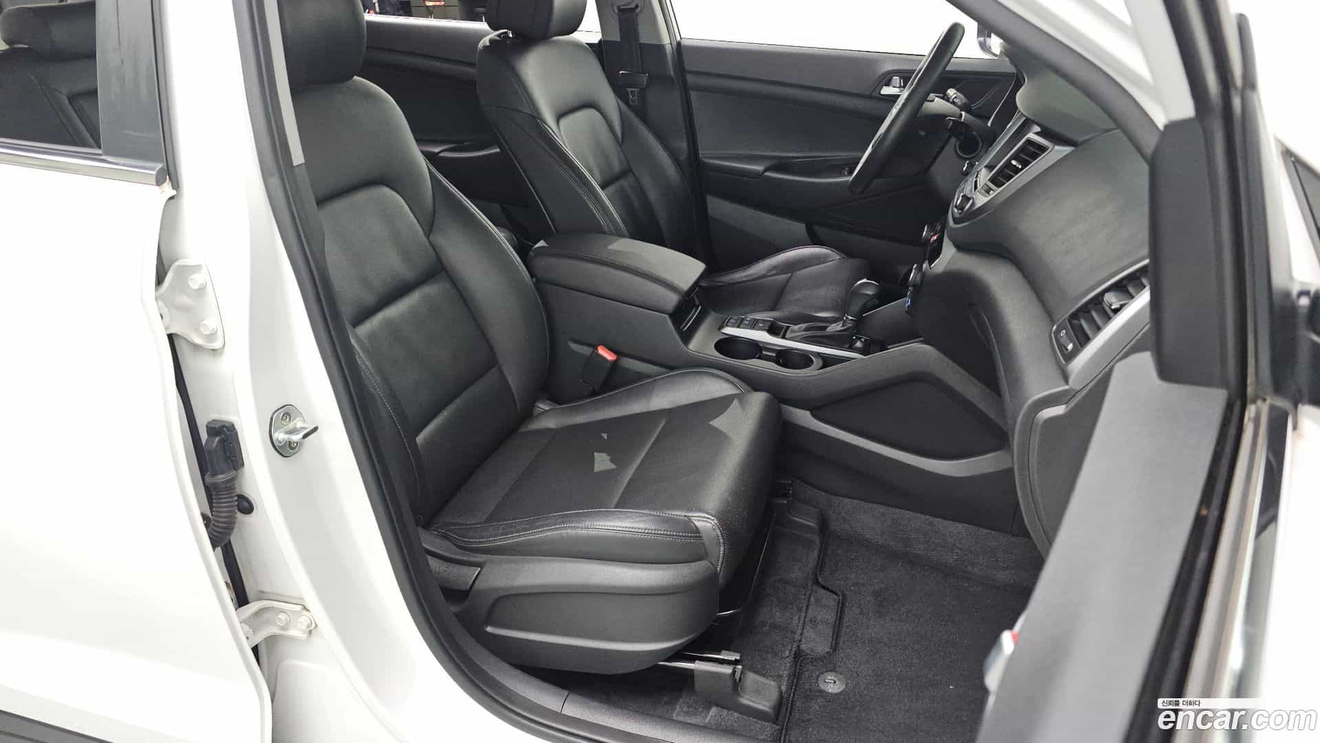 Tucson Hyundai 2016.9-OPTION-016