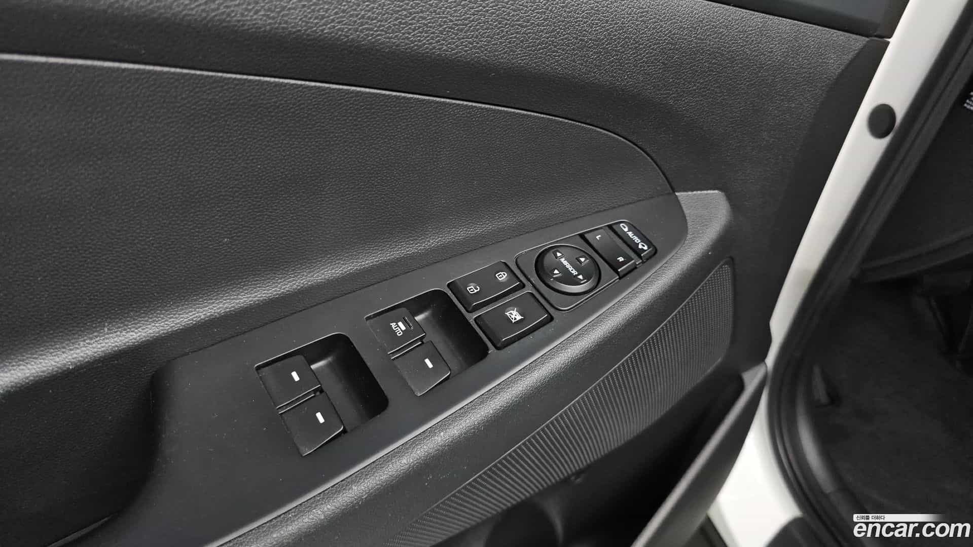Tucson Hyundai 2016.9-OPTION-021