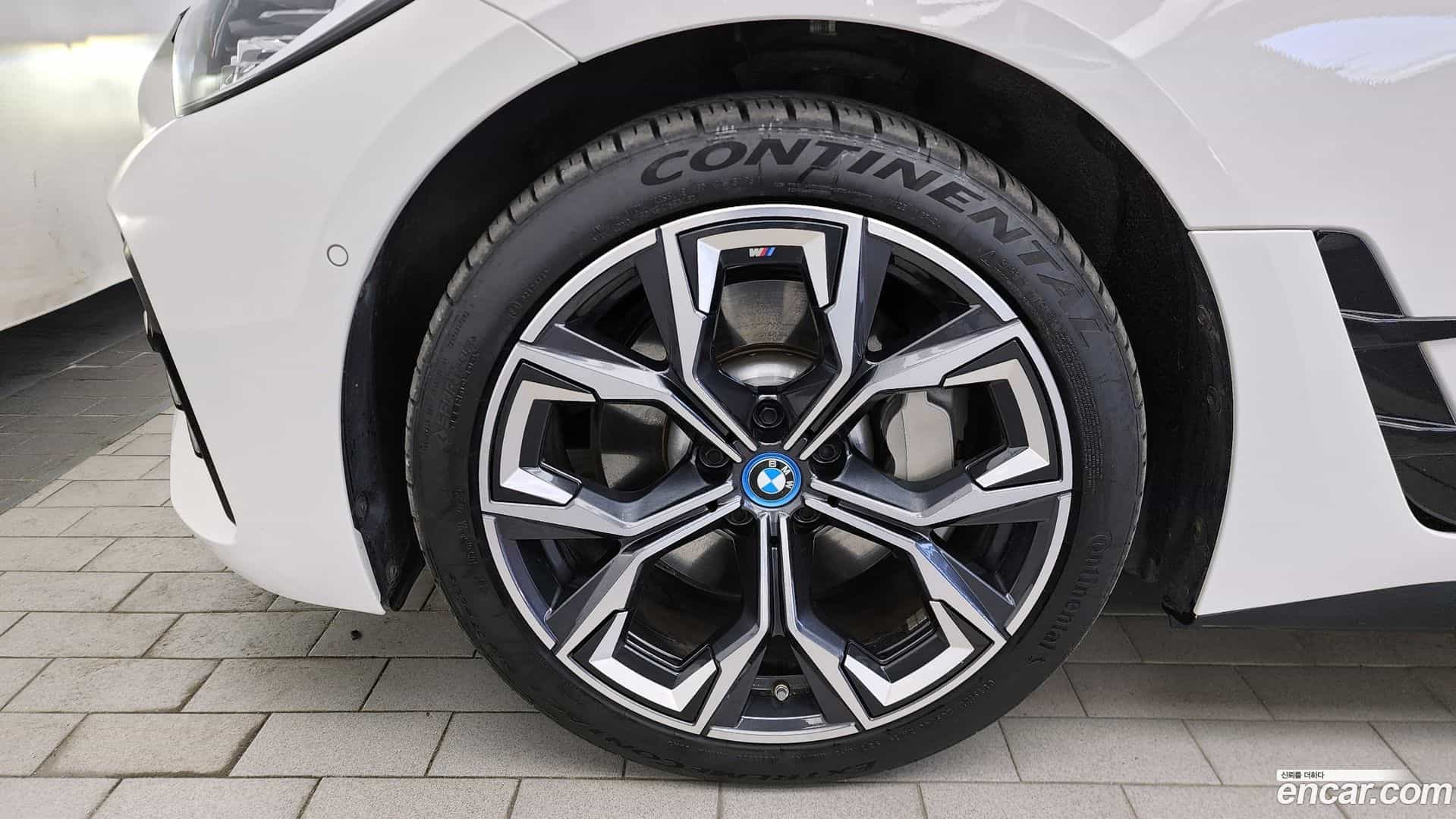 i4 BMW 2022.9-OUTER-005