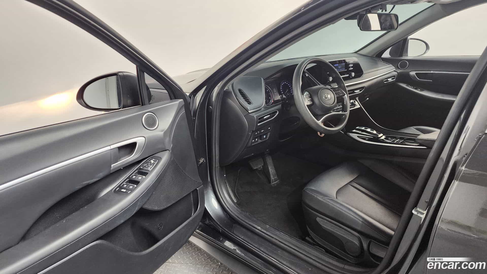 Sonata Hyundai 2022.2-INNER-010