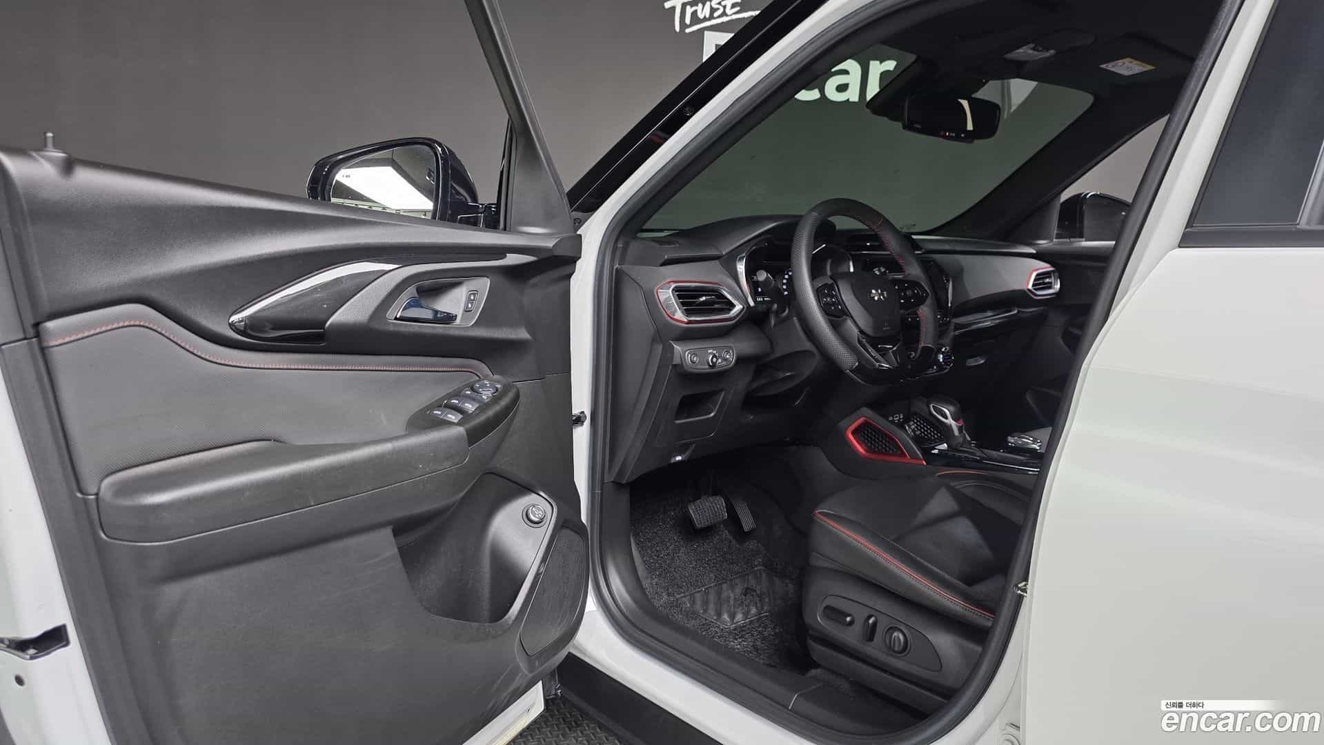 Trailblazer Chevrolet 2022.3-INNER-010