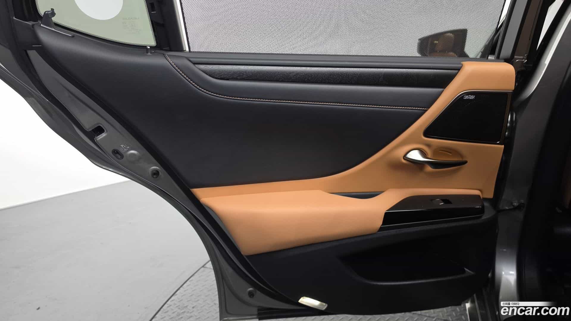 ES Lexus 2023.6-INNER-035
