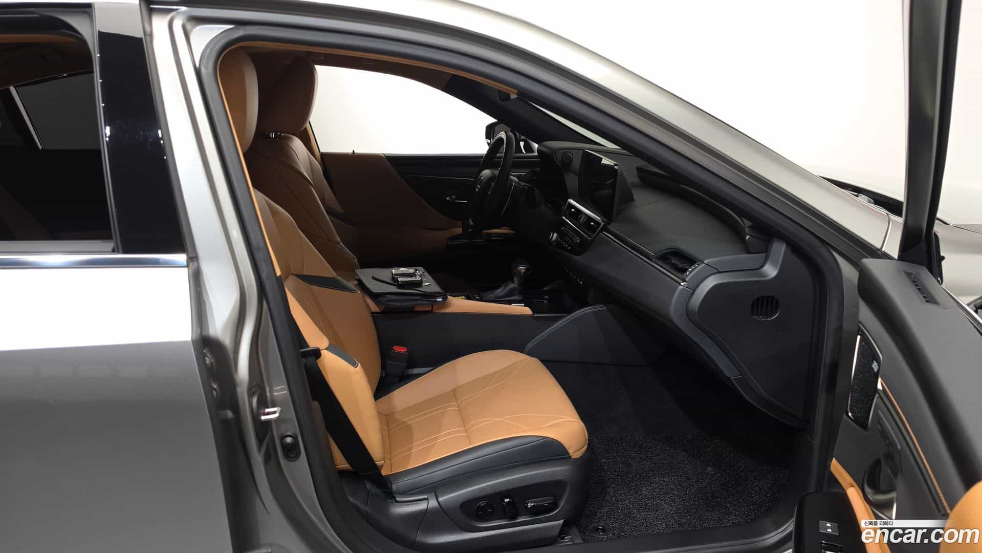 ES Lexus 2023.6-INNER-036