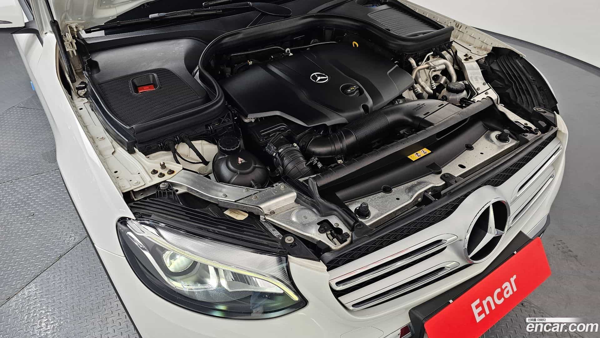 GLC-Class Mercedes-Benz 2018.4-OUTER-006