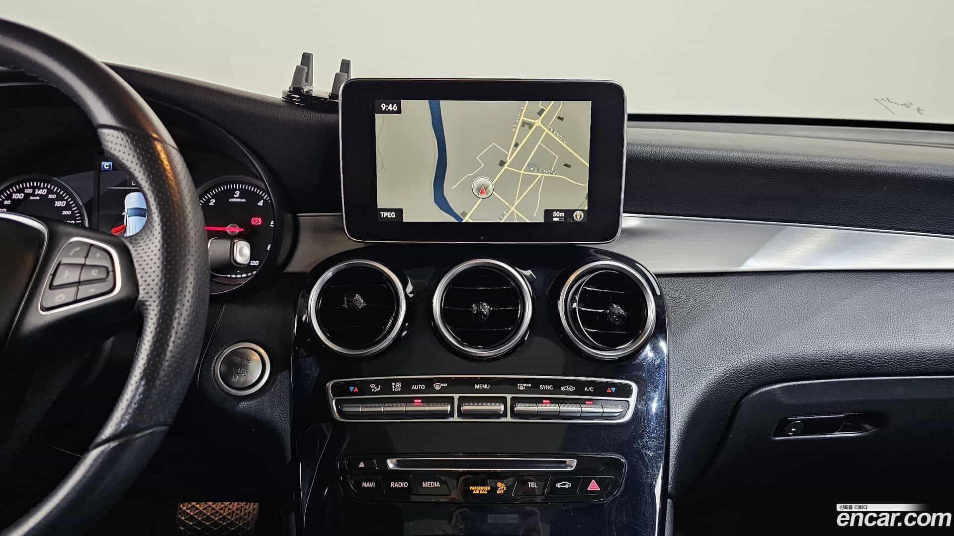 GLC-Class Mercedes-Benz 2018.4-OPTION-016