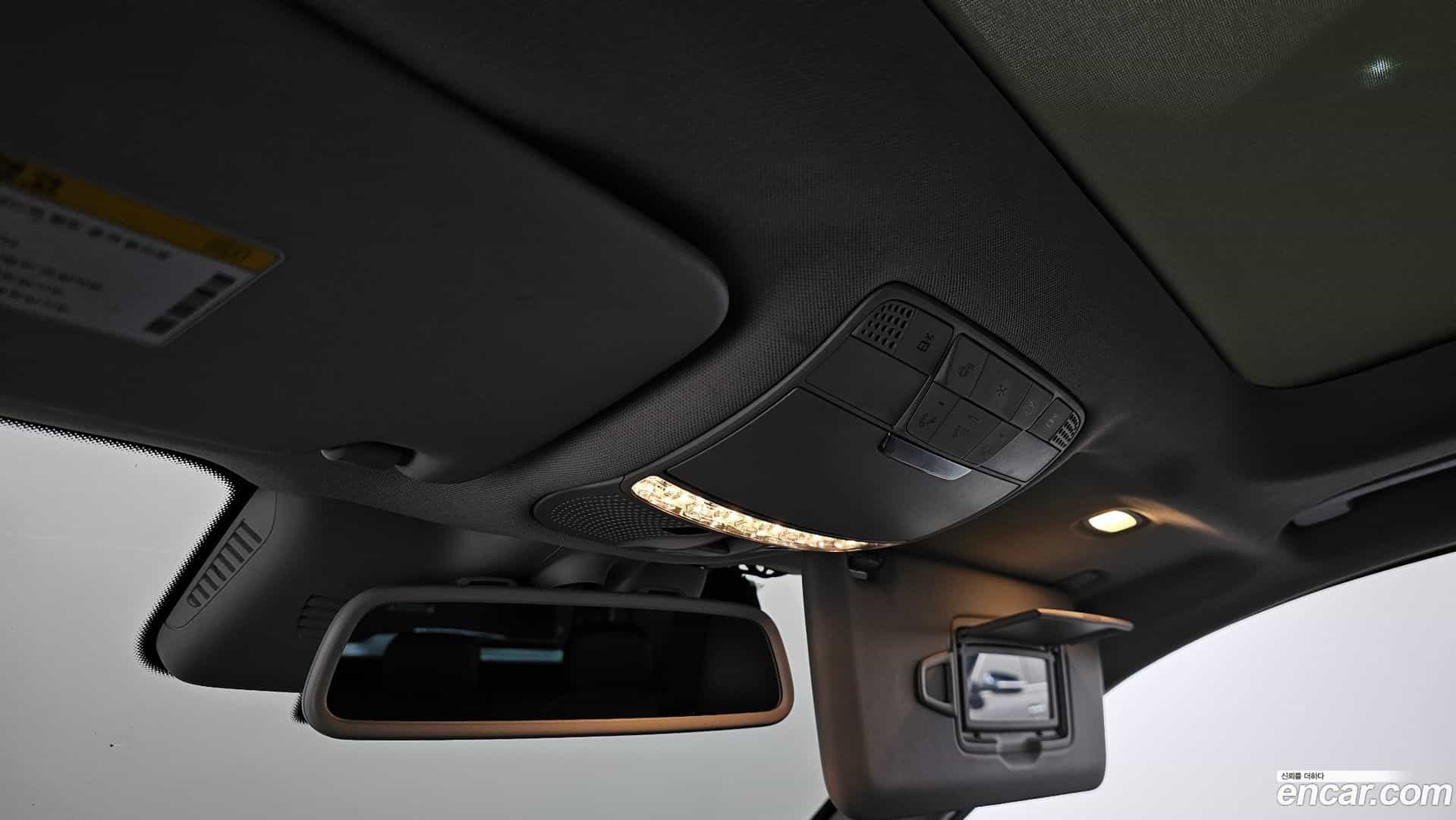 GLC-Class Mercedes-Benz 2018.4-OPTION-019