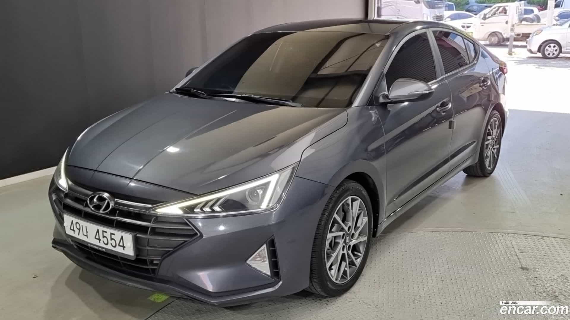 AVANTE Hyundai 2018.11-OUTER-001