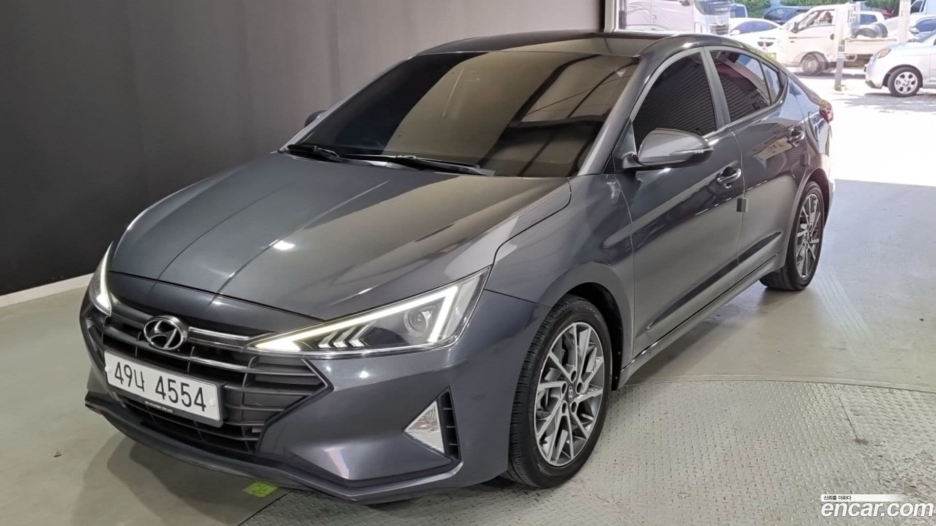 Main__Slider__Photo:AVANTE Hyundai 2018.11-0