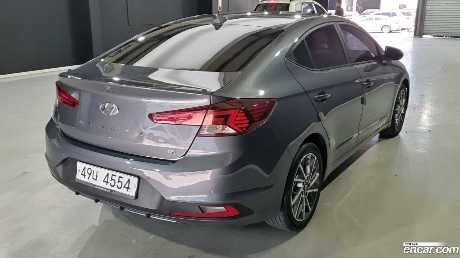 AVANTE Hyundai 2018.11-OUTER-002