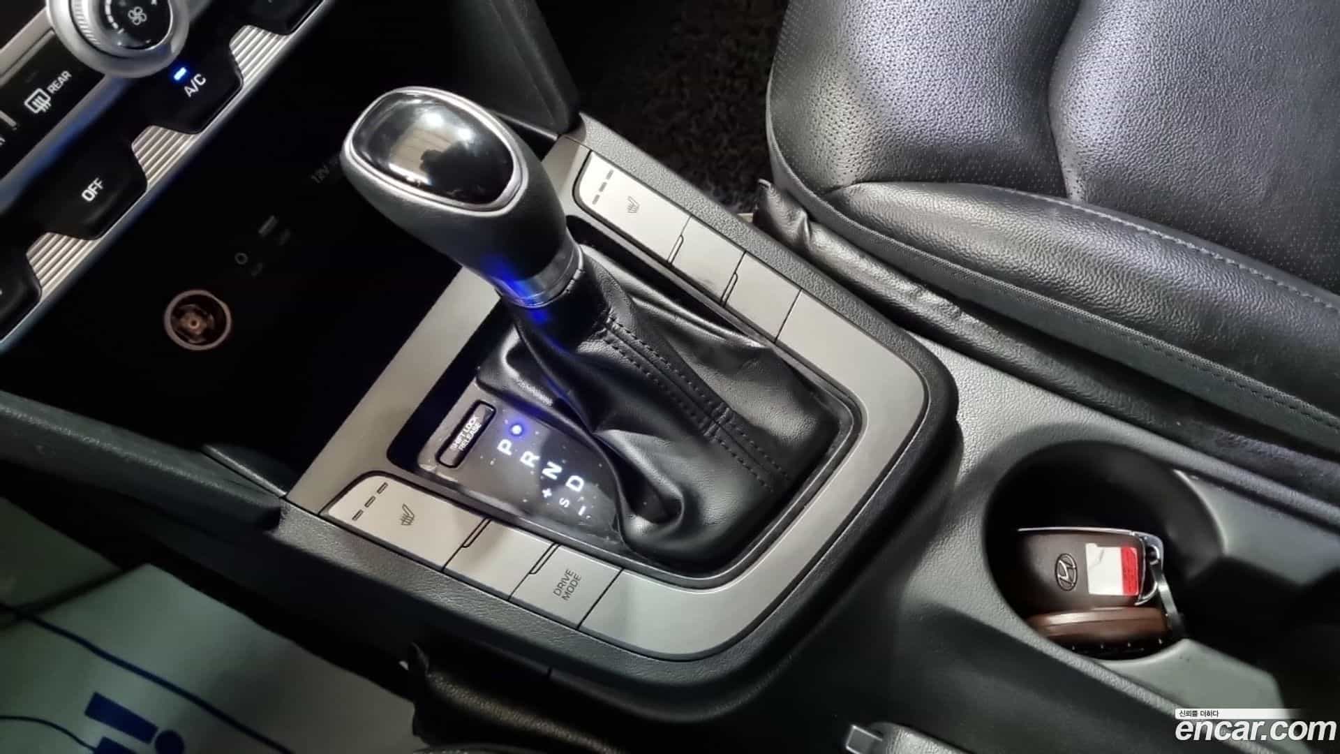 AVANTE Hyundai 2018.11-OPTION-016