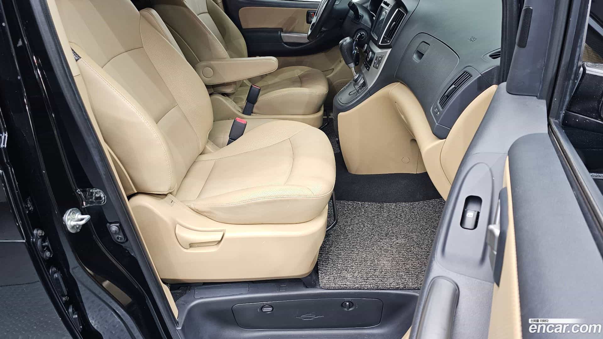 Starex Hyundai 2018.2-OPTION-015