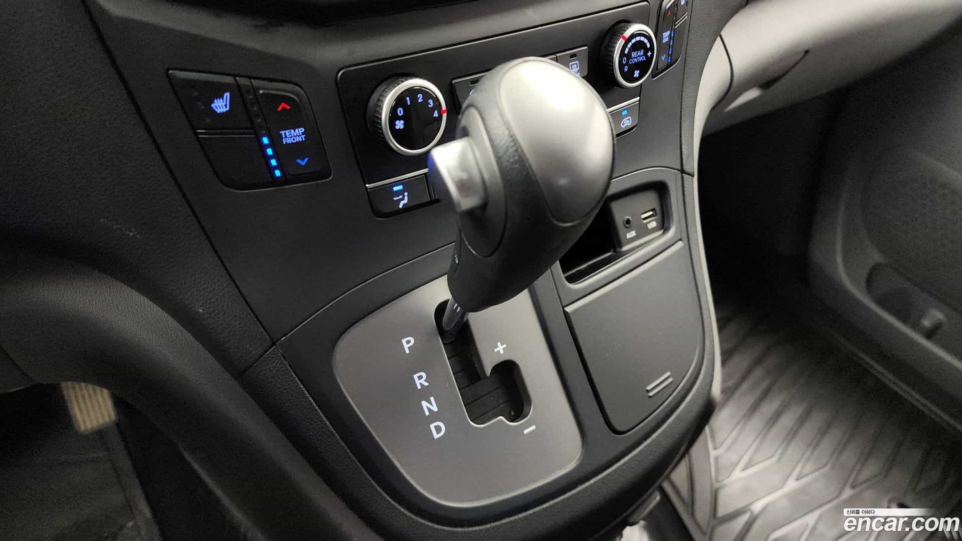 Starex Hyundai 2018.9-INNER-009