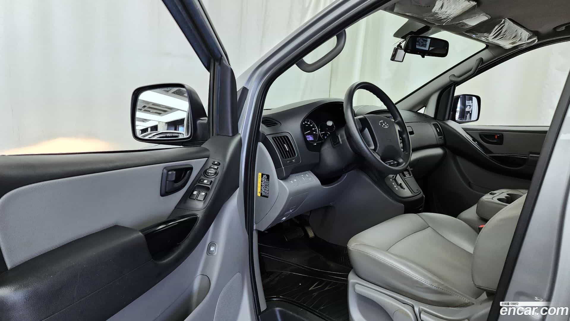 Starex Hyundai 2018.9-INNER-010