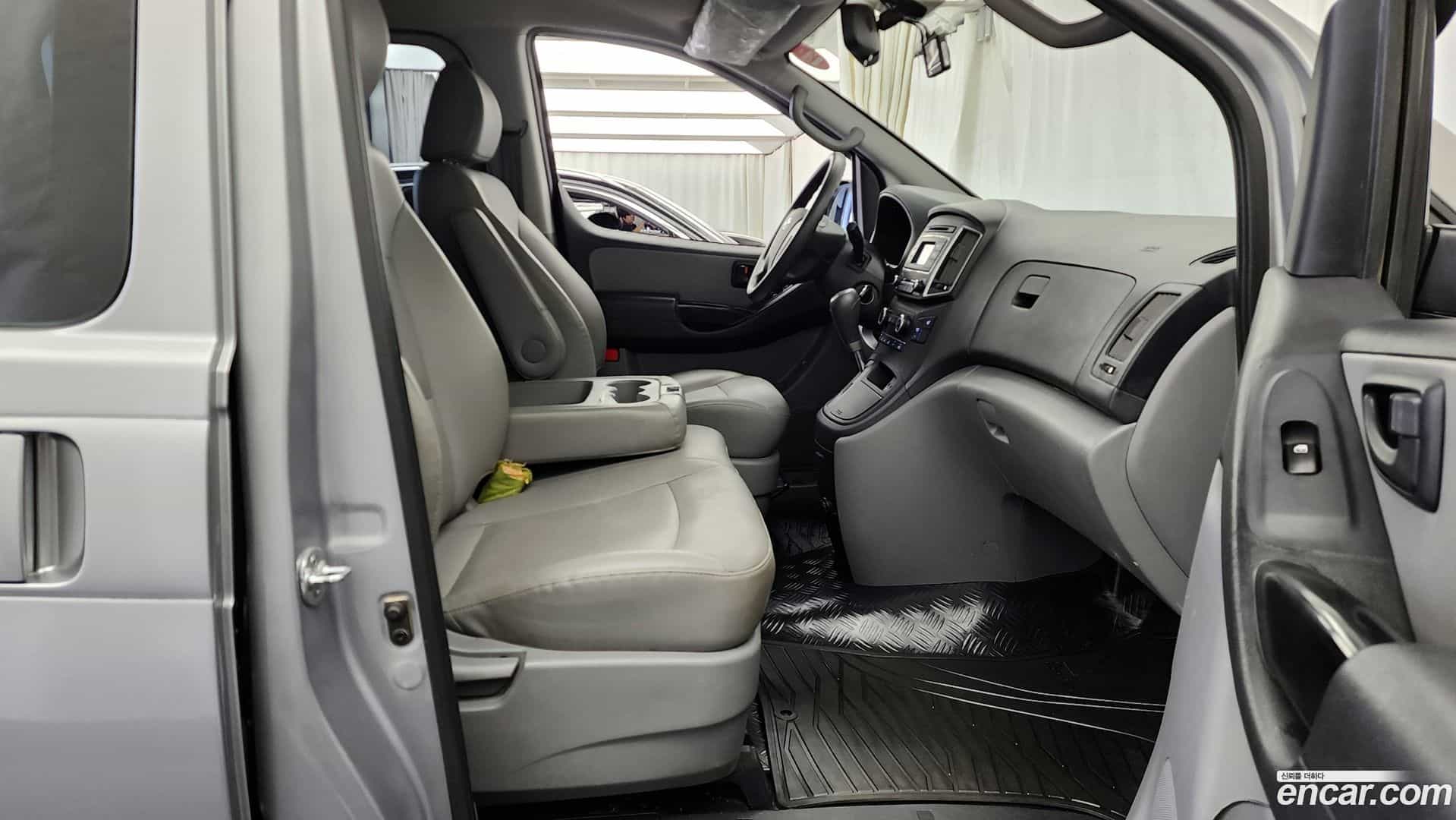 Starex Hyundai 2018.9-OPTION-015