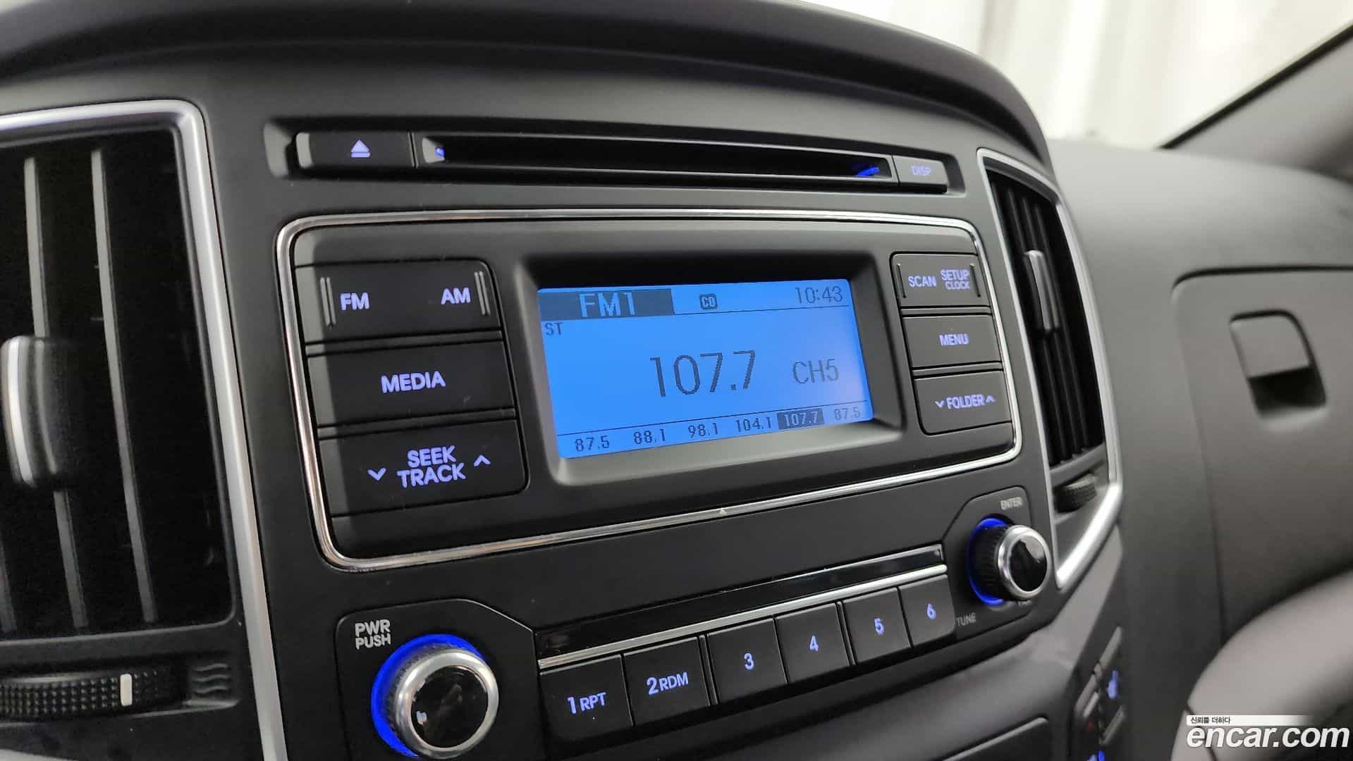 Starex Hyundai 2018.9-OPTION-019