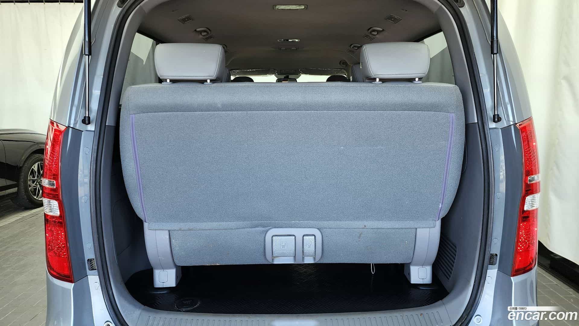 Starex Hyundai 2018.9-OPTION-024