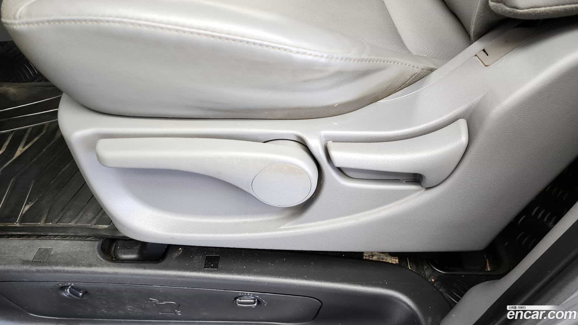 Starex Hyundai 2018.9-OPTION-044