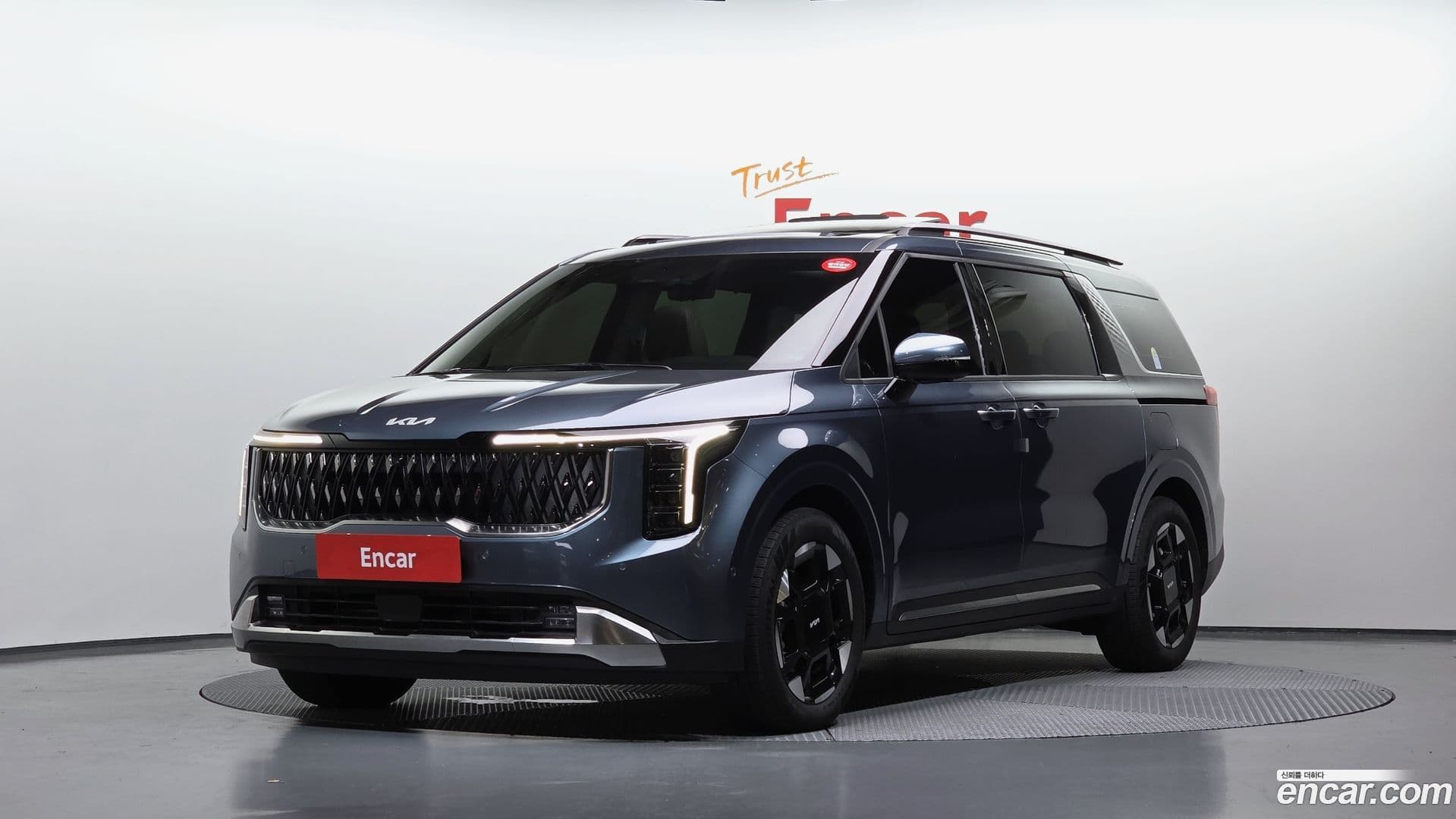 Main__Slider__Photo:Canival Kia 2024.1-0