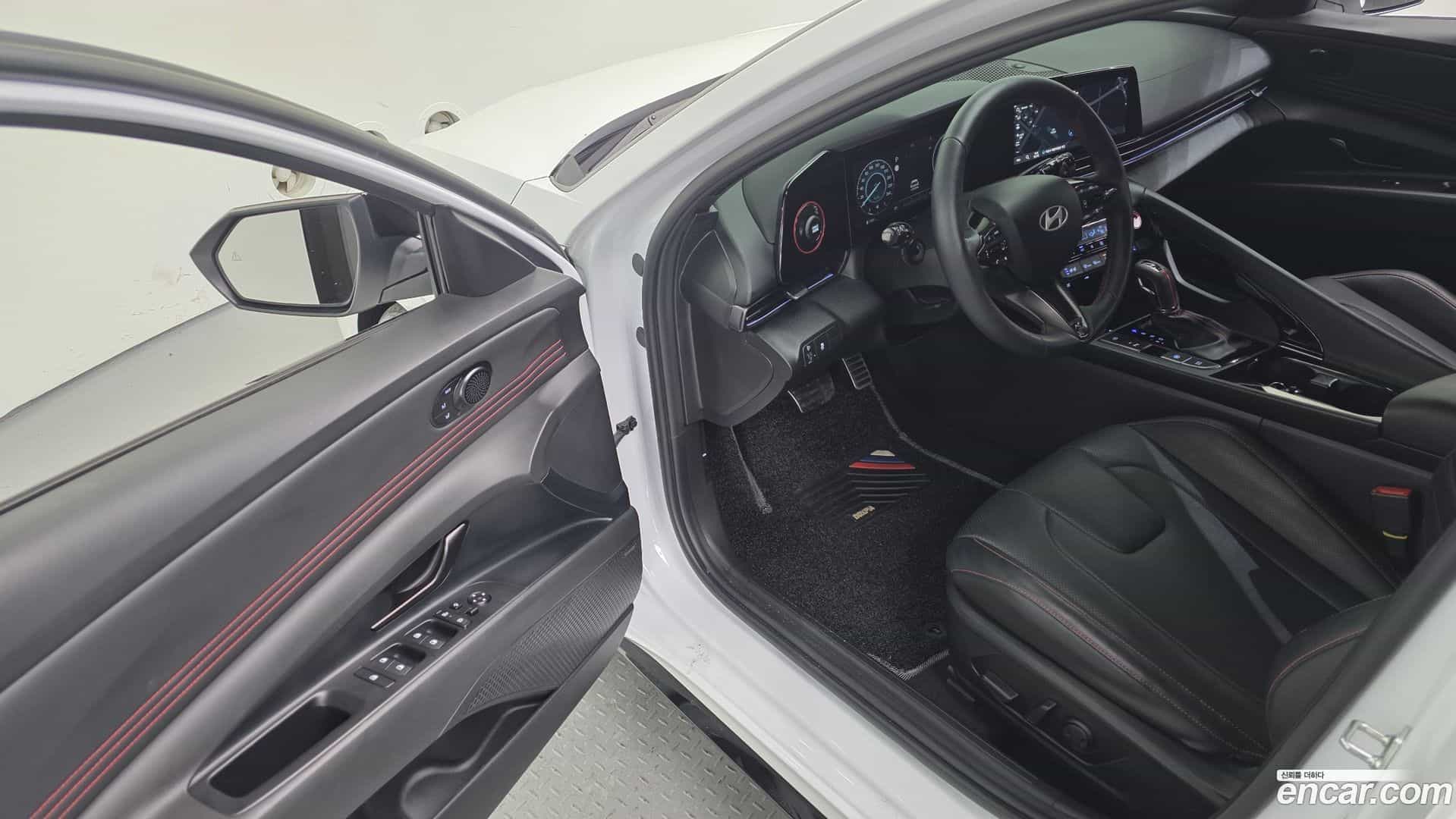 AVANTE Hyundai 2023.10-OPTION-016