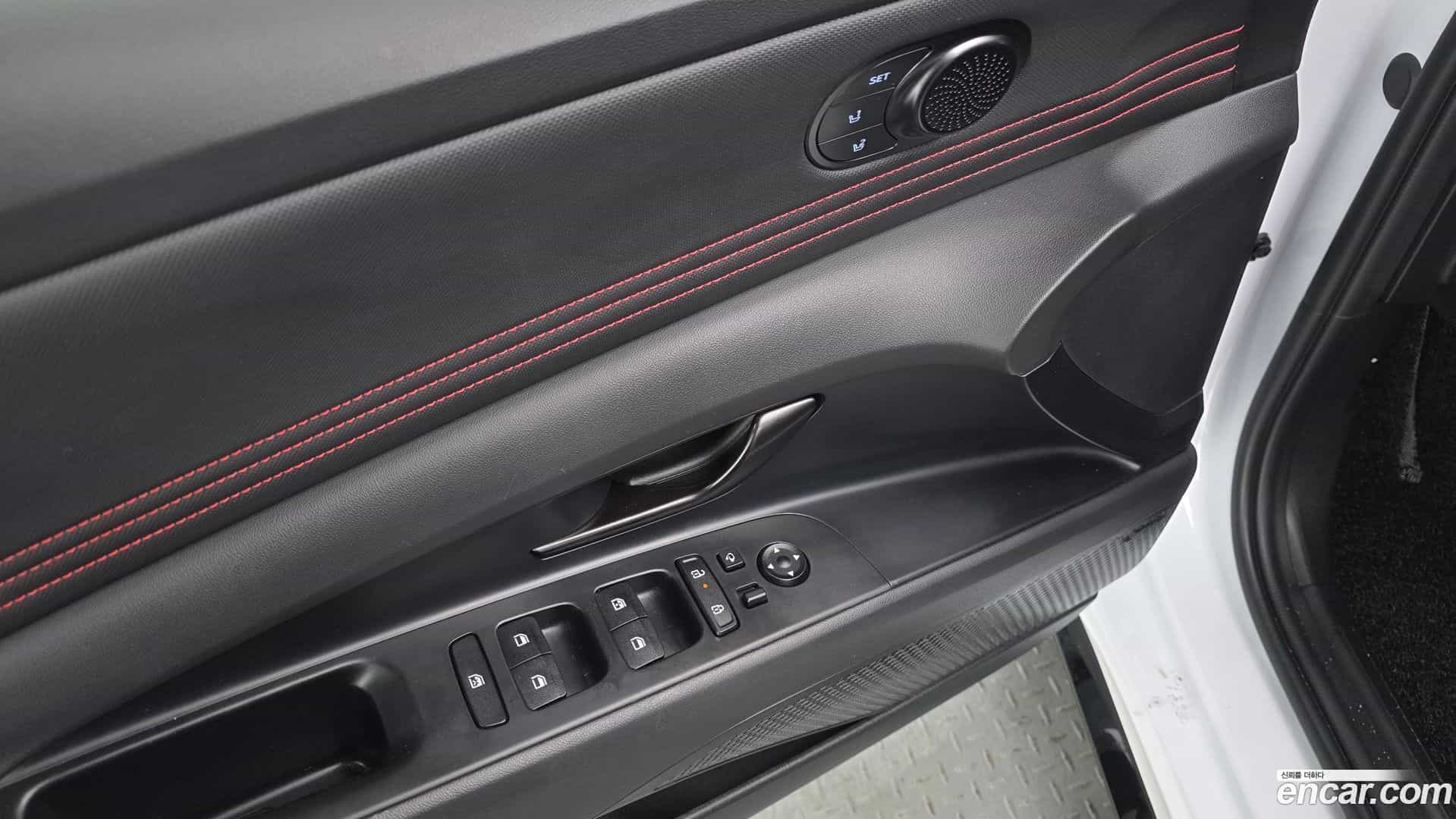 AVANTE Hyundai 2023.10-OPTION-017
