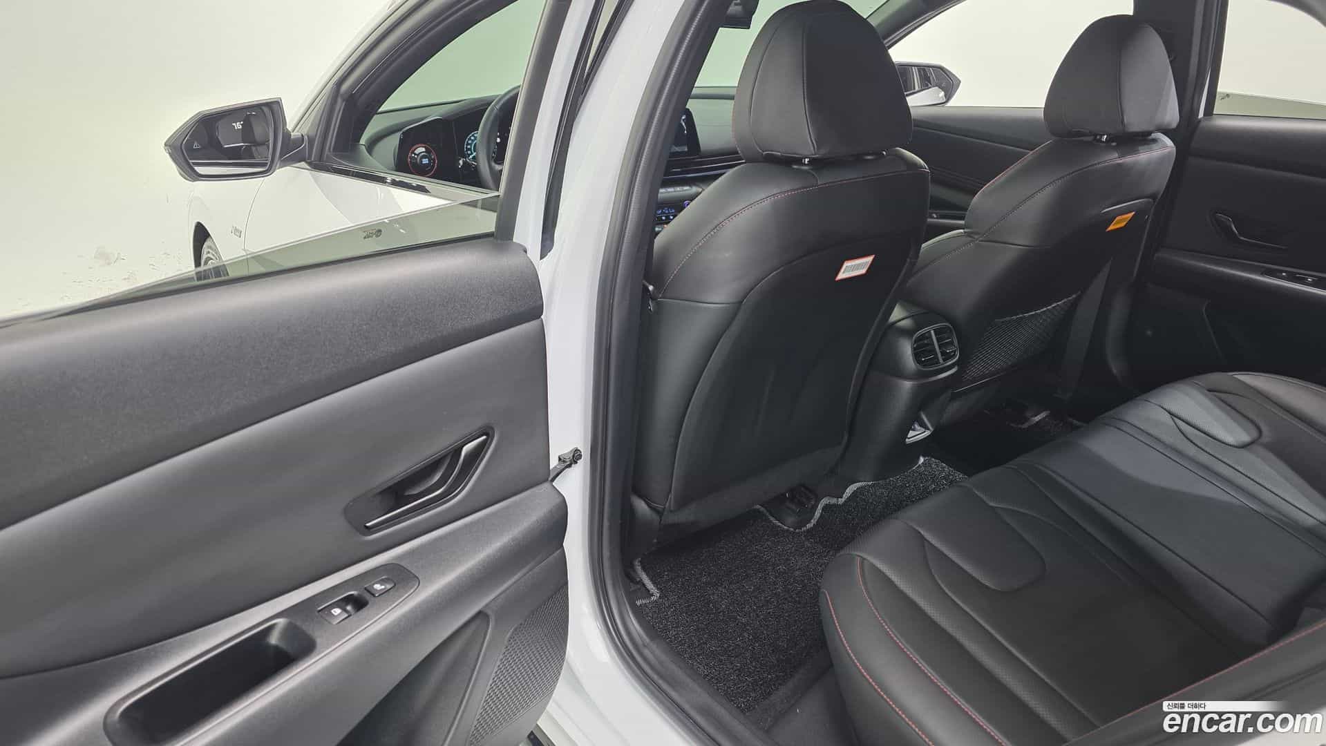 AVANTE Hyundai 2023.10-OPTION-022