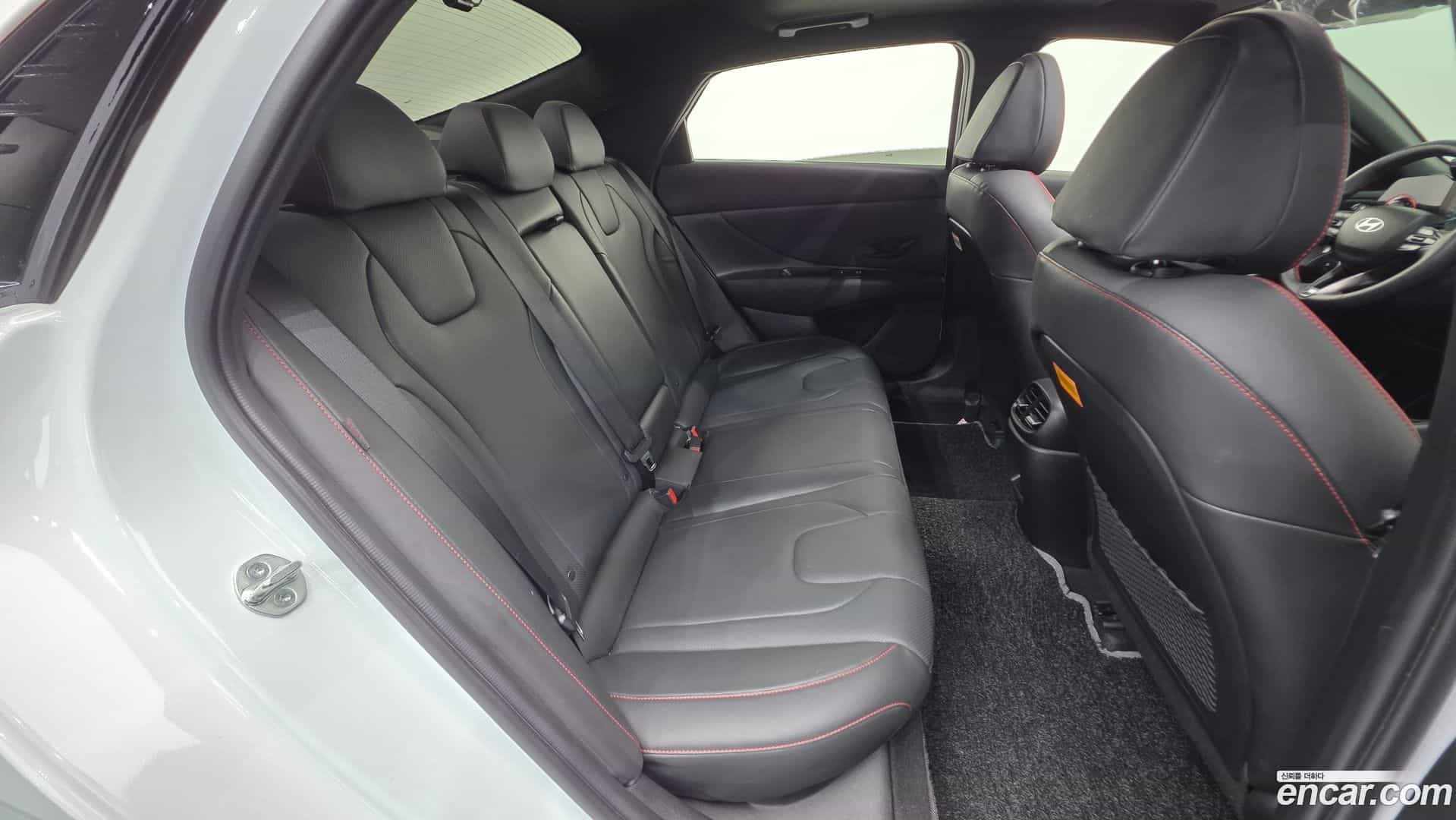 AVANTE Hyundai 2023.10-OPTION-024