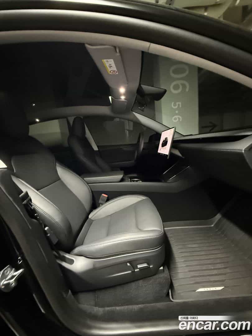 Model Y Tesla 2025.7-OPTION-016