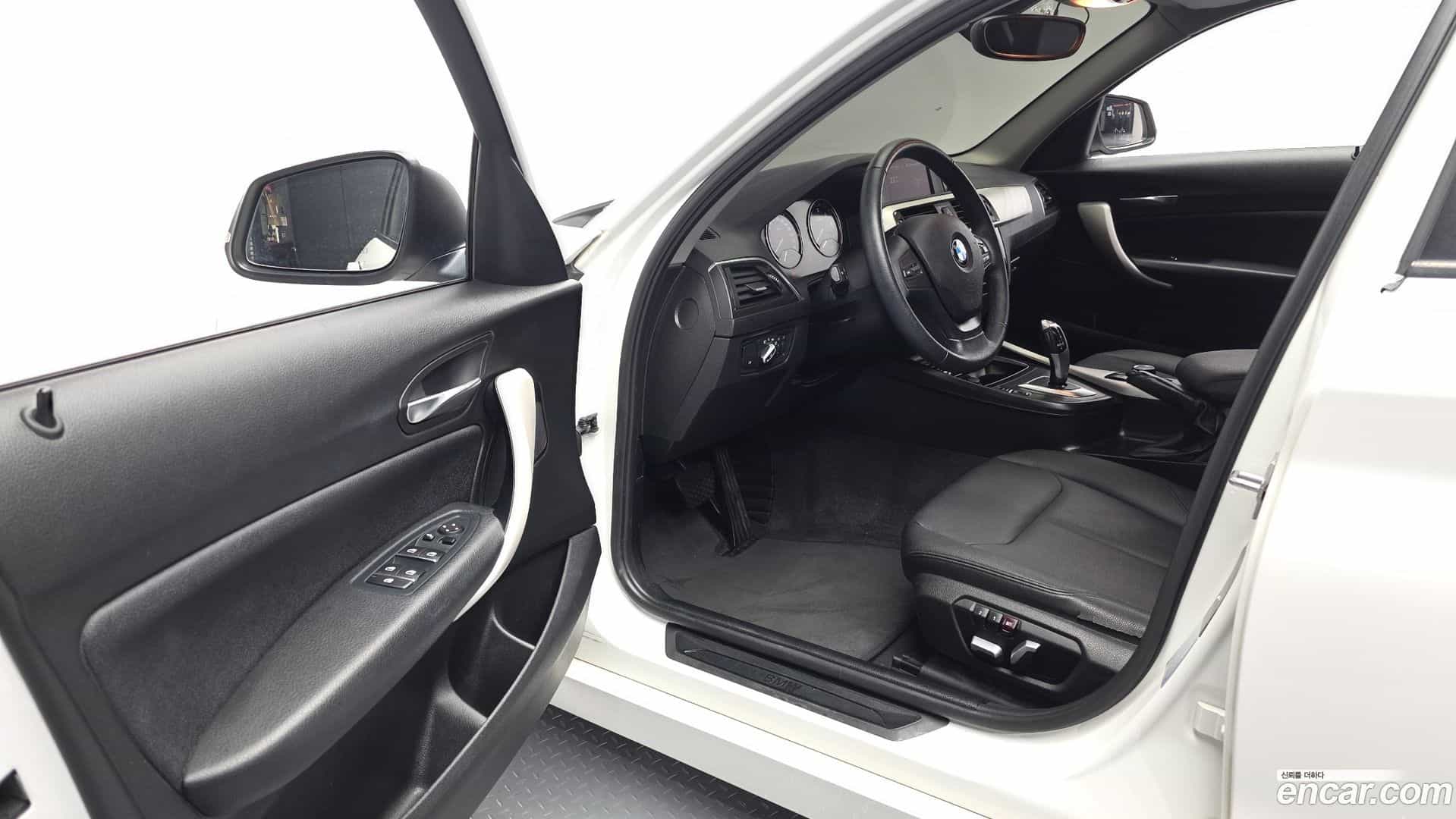 1-Series BMW 2018.0-INNER-010