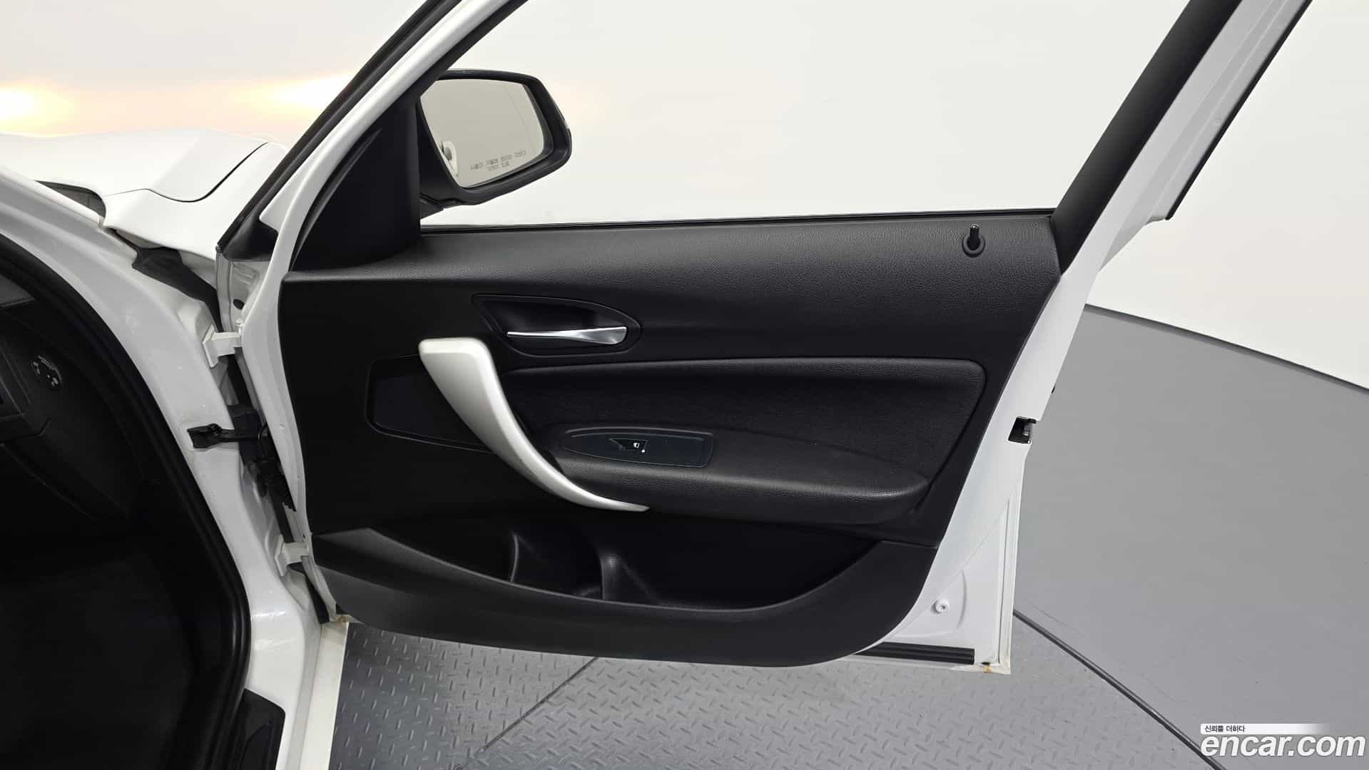 1-Series BMW 2018.0-INNER-034