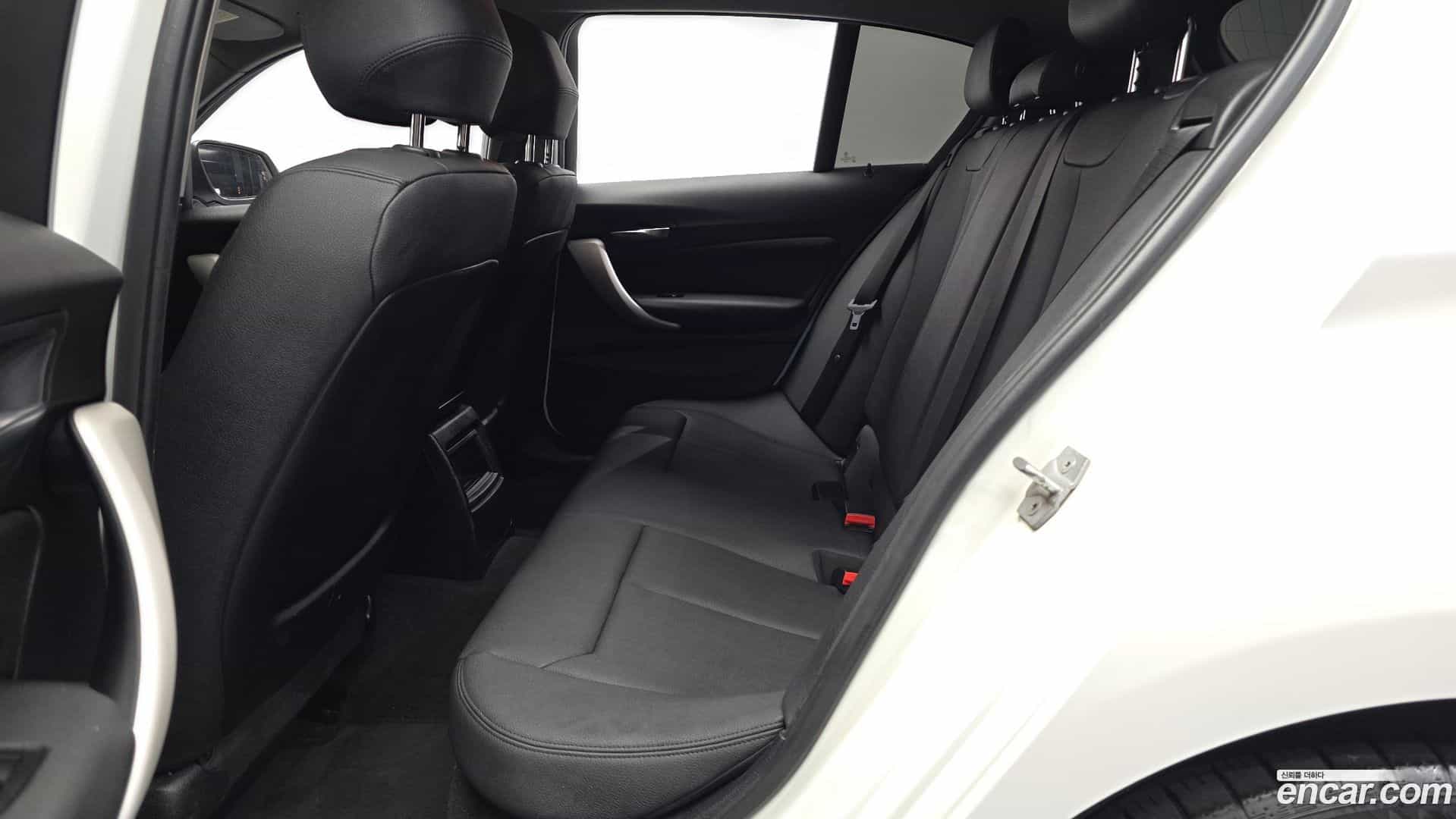 1-Series BMW 2018.0-INNER-036