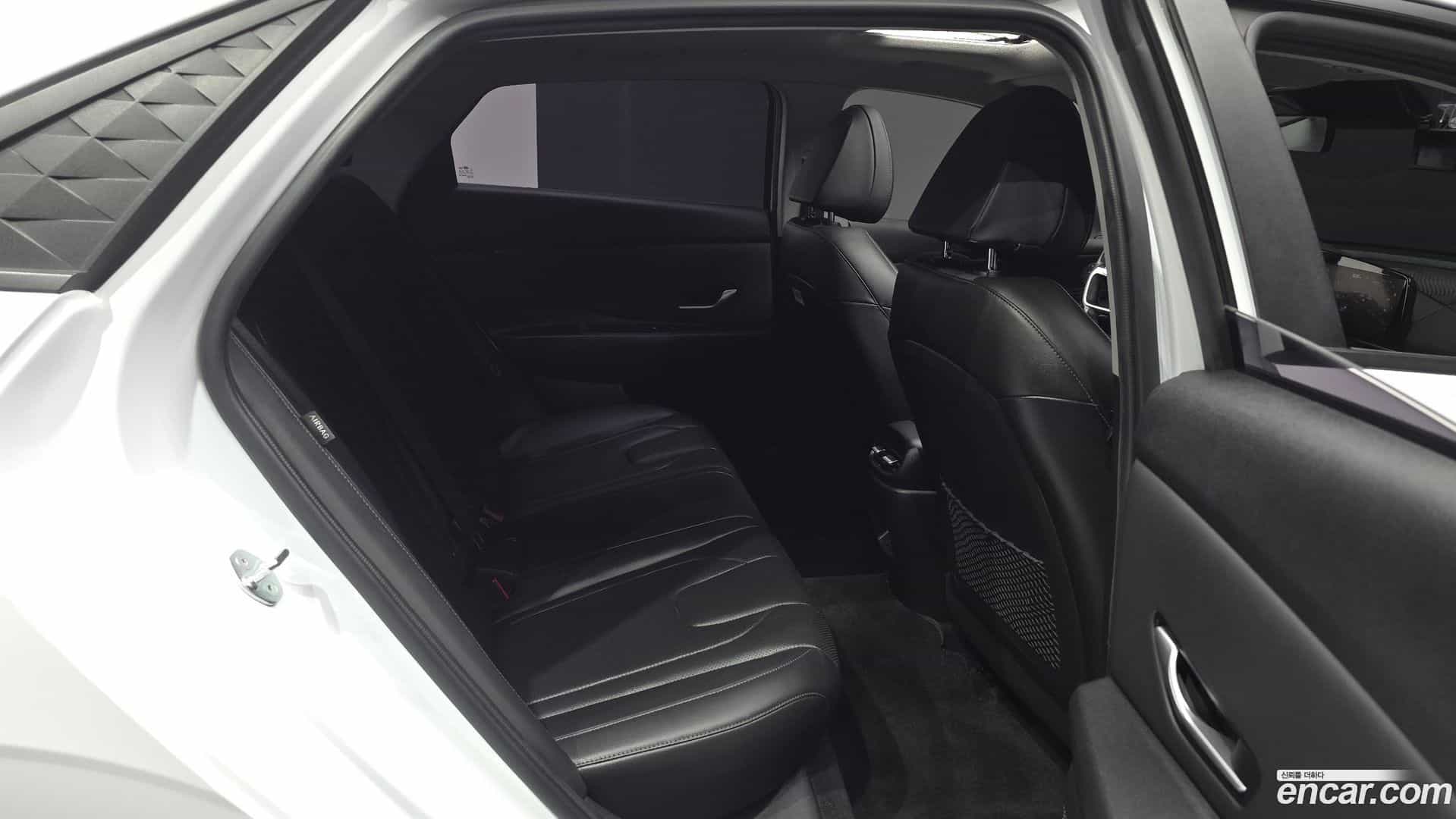 AVANTE Hyundai 2023.4-OPTION-015