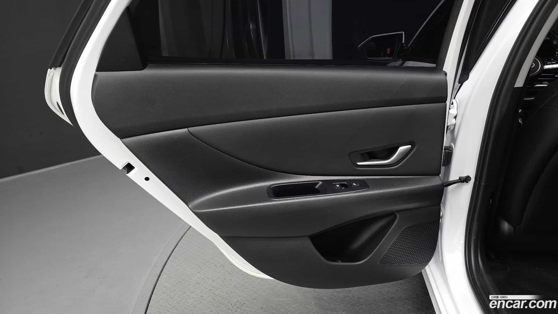 AVANTE Hyundai 2023.4-INNER-035