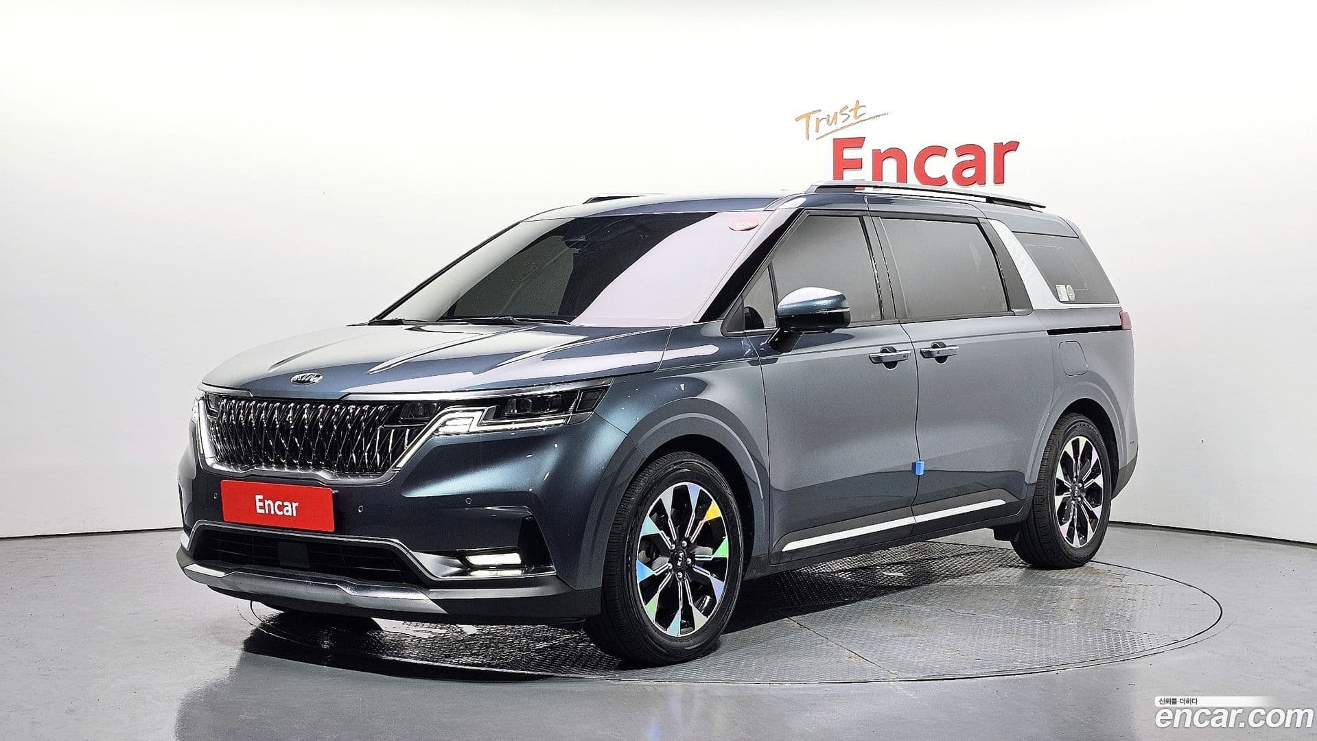 Main__Slider__Photo:Canival Kia 2020.11-0