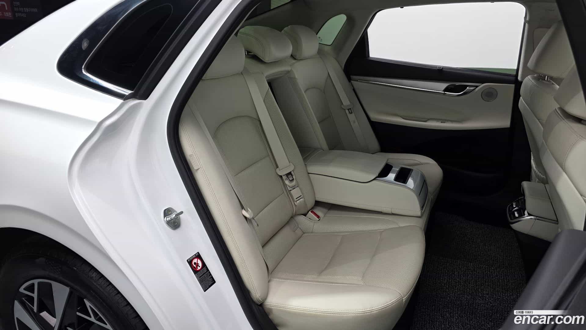 Grandeur Hyundai 2022.5-OPTION-015