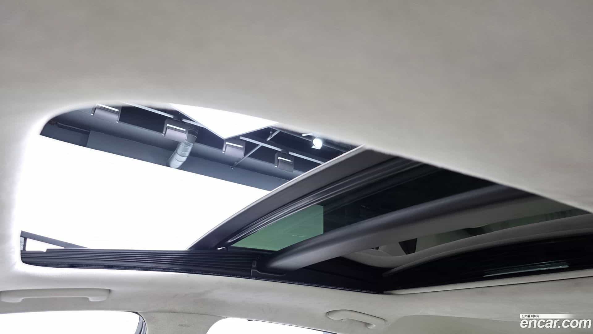 Grandeur Hyundai 2022.5-OPTION-021