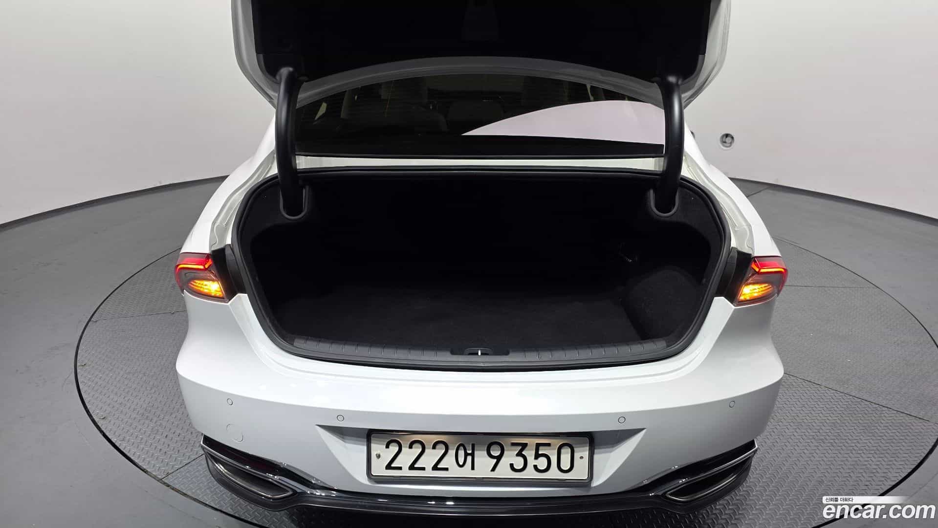 Grandeur Hyundai 2022.5-OPTION-024