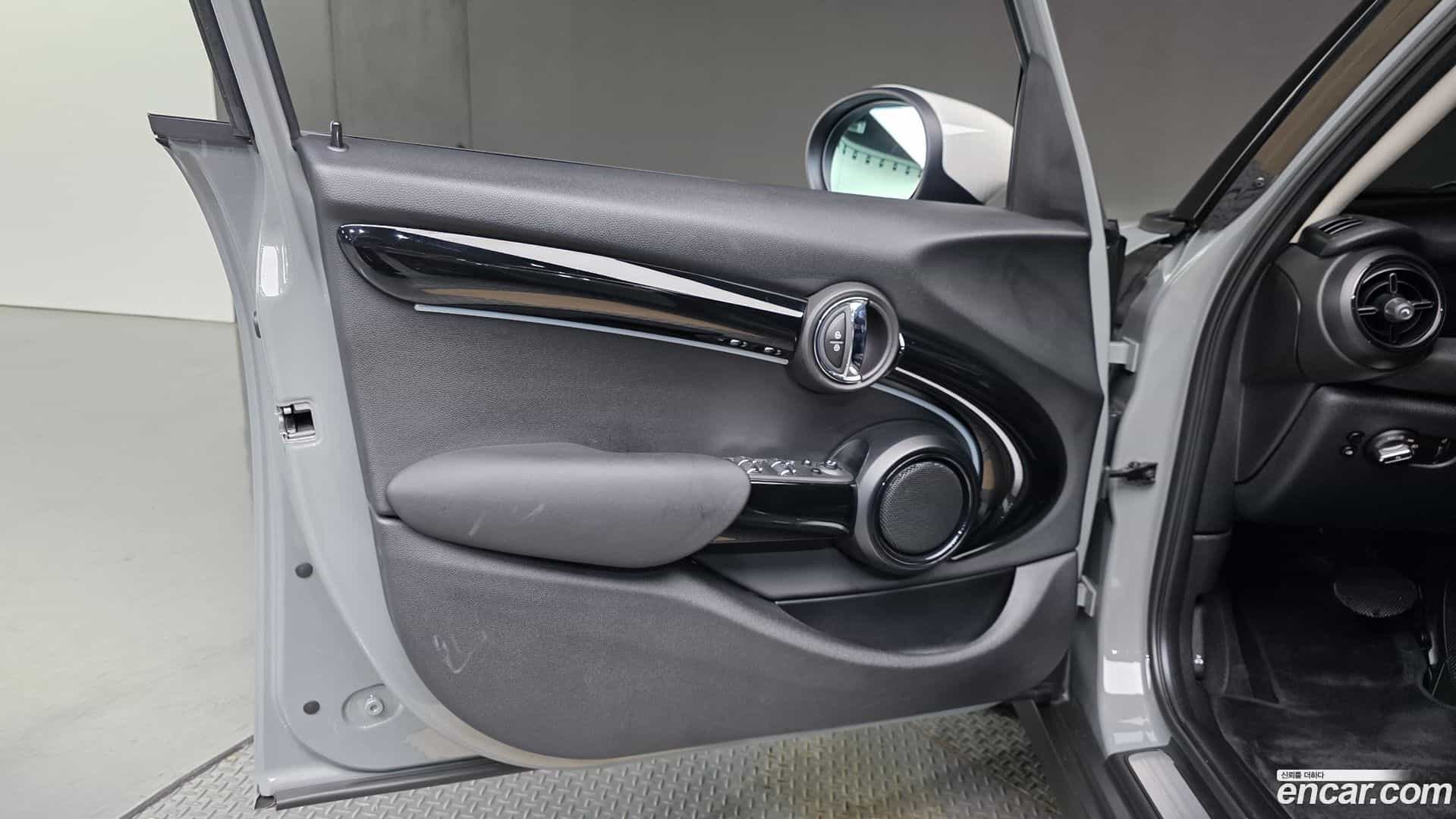 Cooper Mini 2022.4-INNER-034