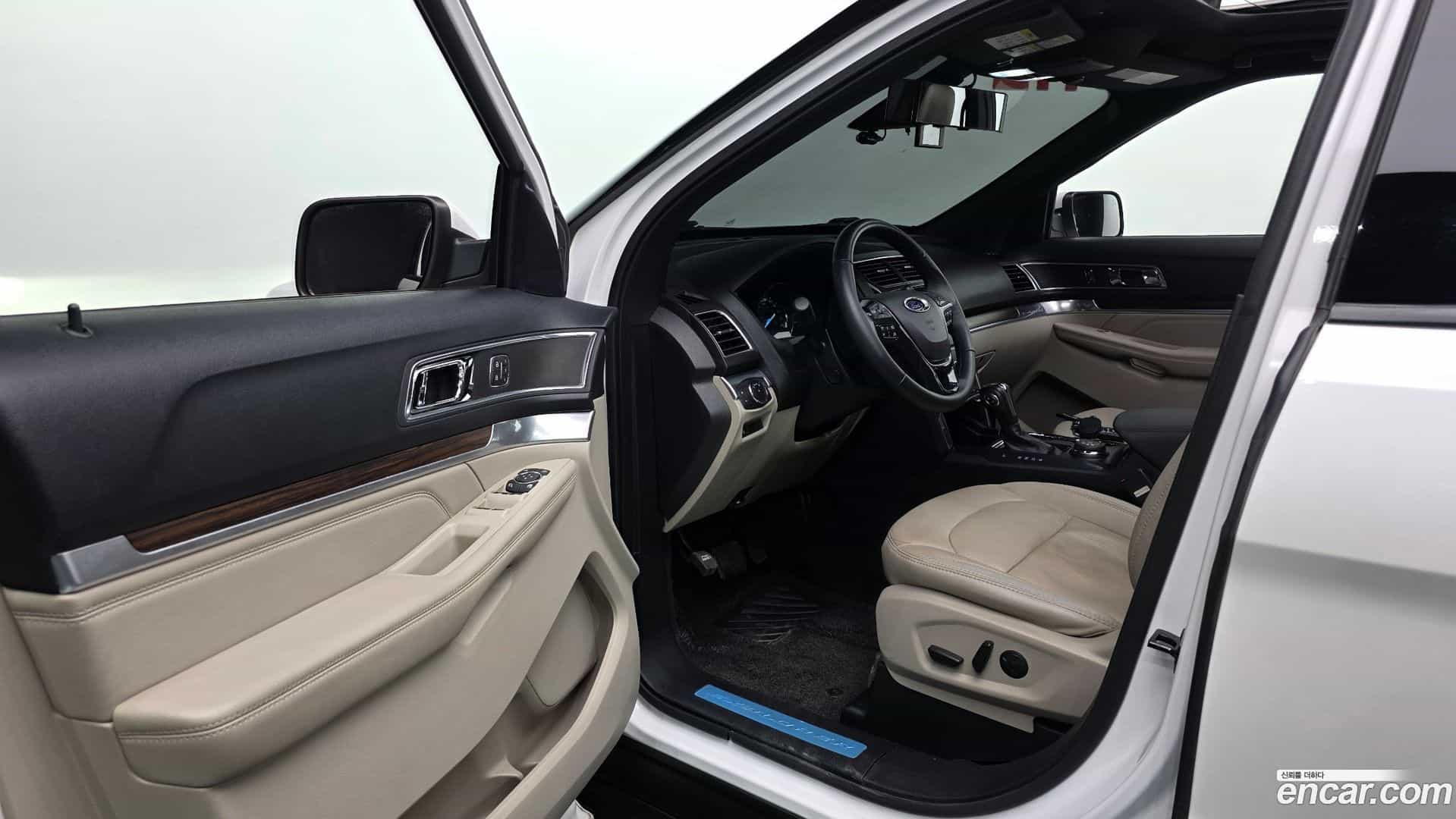 Explorer Ford 2019.3-INNER-010