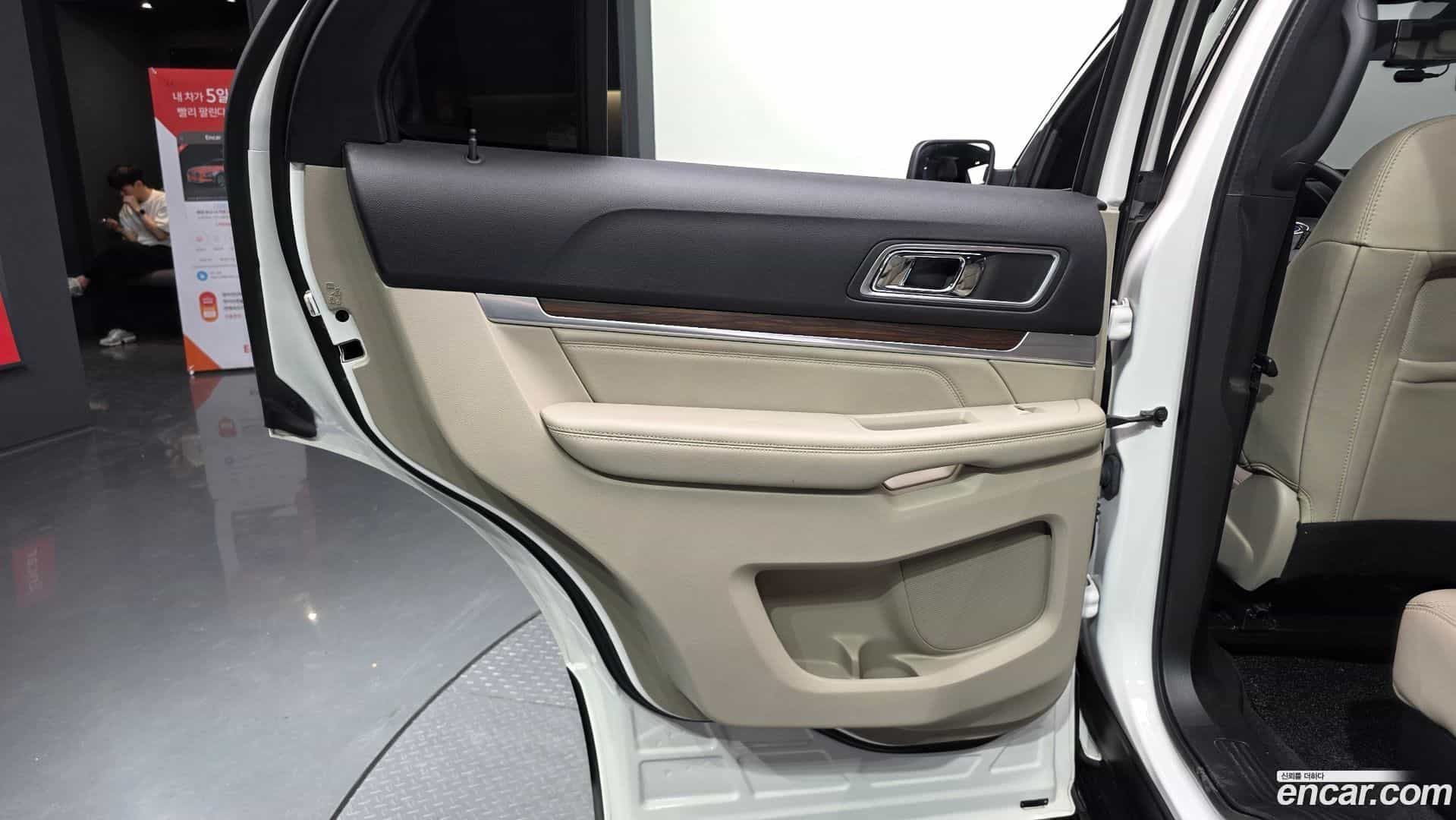Explorer Ford 2019.3-INNER-035