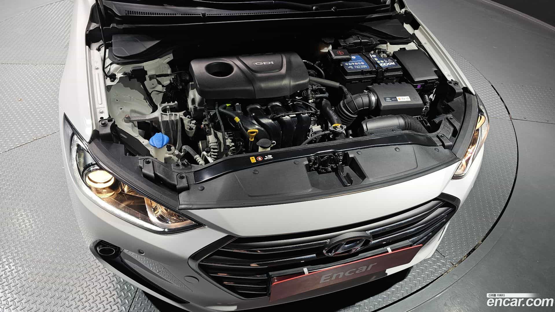 AVANTE Hyundai 2016.5-OUTER-006