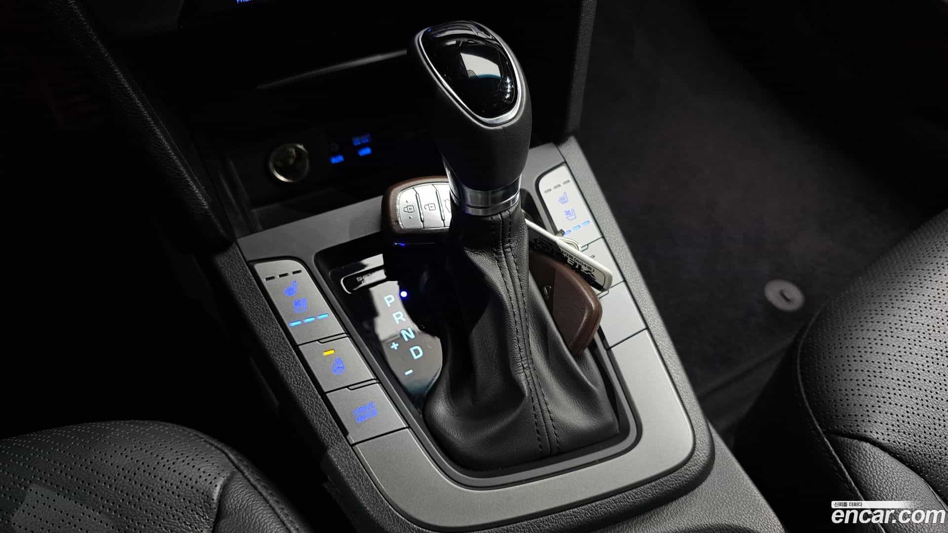 AVANTE Hyundai 2016.5-INNER-009